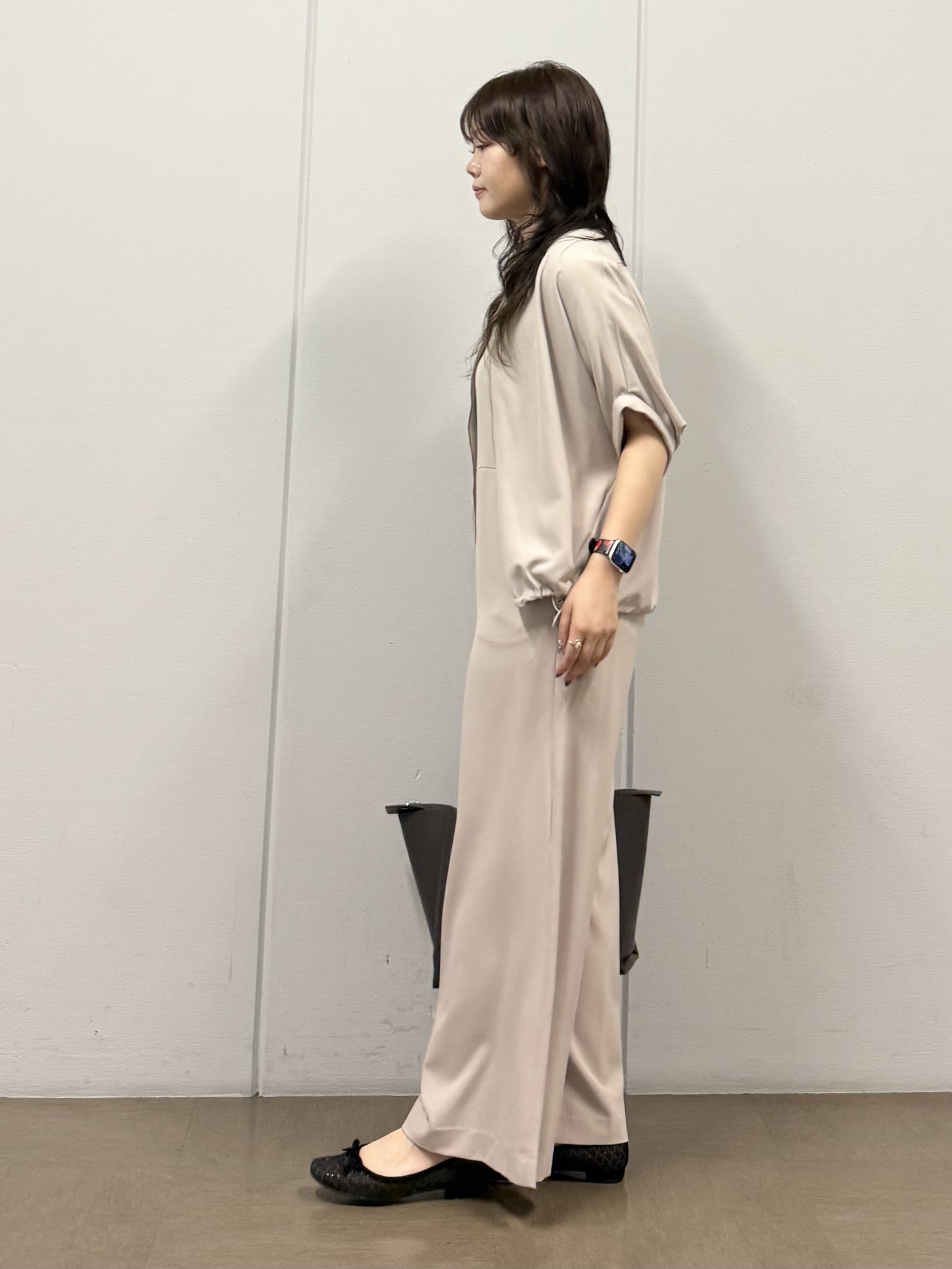 mizukiさんの「INDIVI｜【洗える／スーツインナー／UVケア】Vネックストライプブラウス」を使ったコーディネート