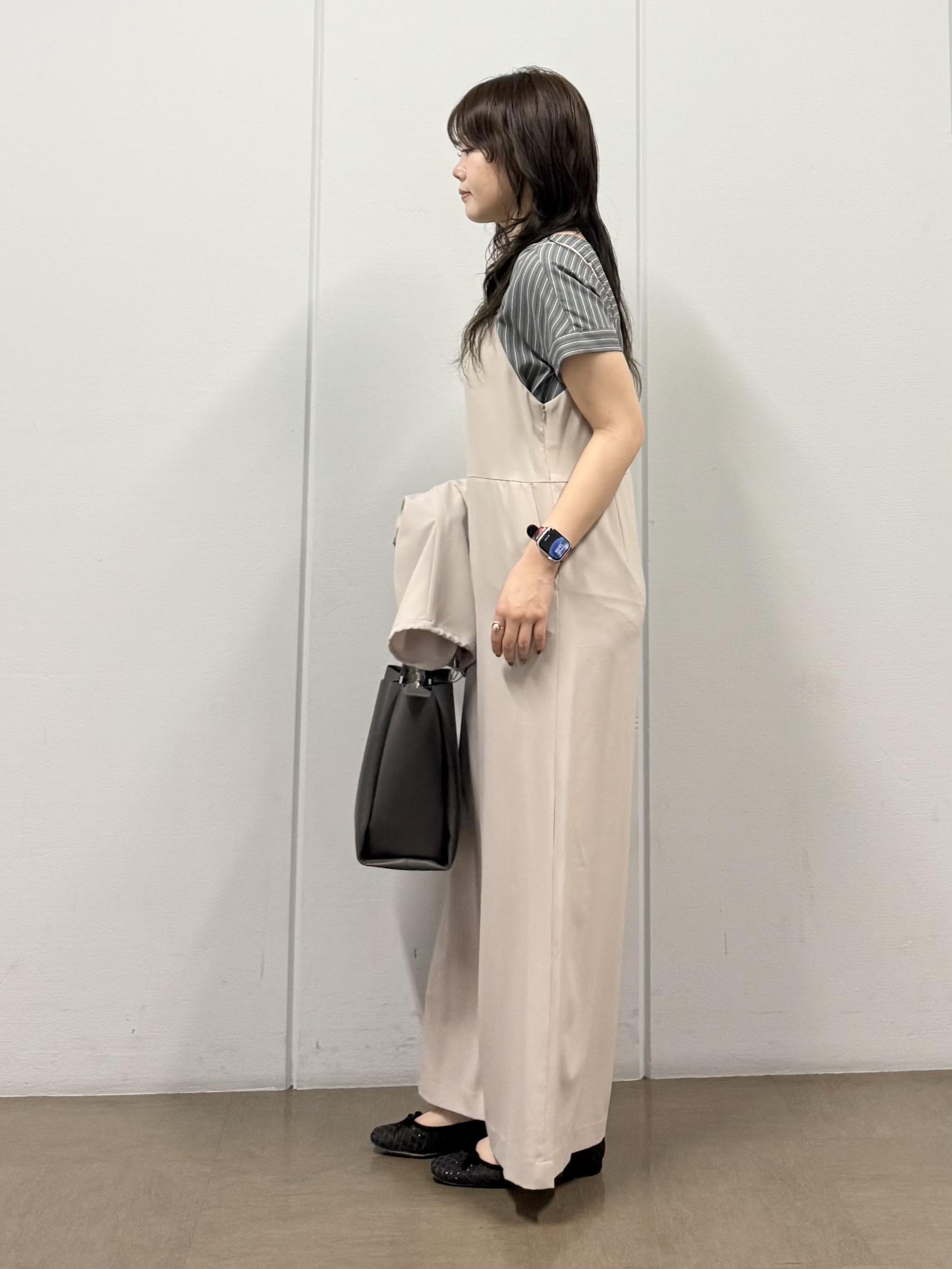mizukiさんの「INDIVI｜【洗える／スーツインナー／UVケア】Vネックストライプブラウス」を使ったコーディネート