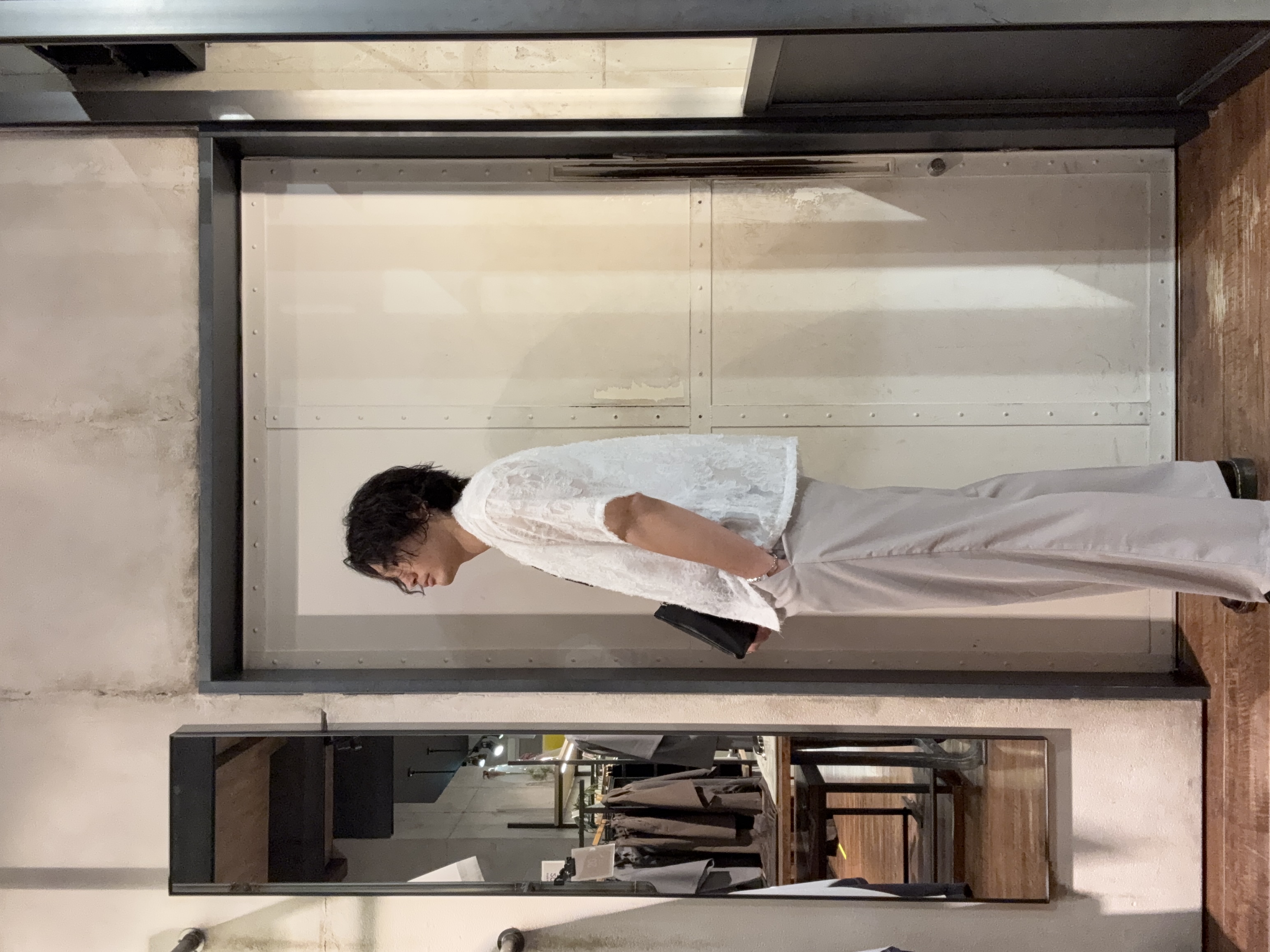 大江正眞さんの「tk.TAKEO KIKUCHI｜テッククレープワイドストレートパンツ」を使ったコーディネート