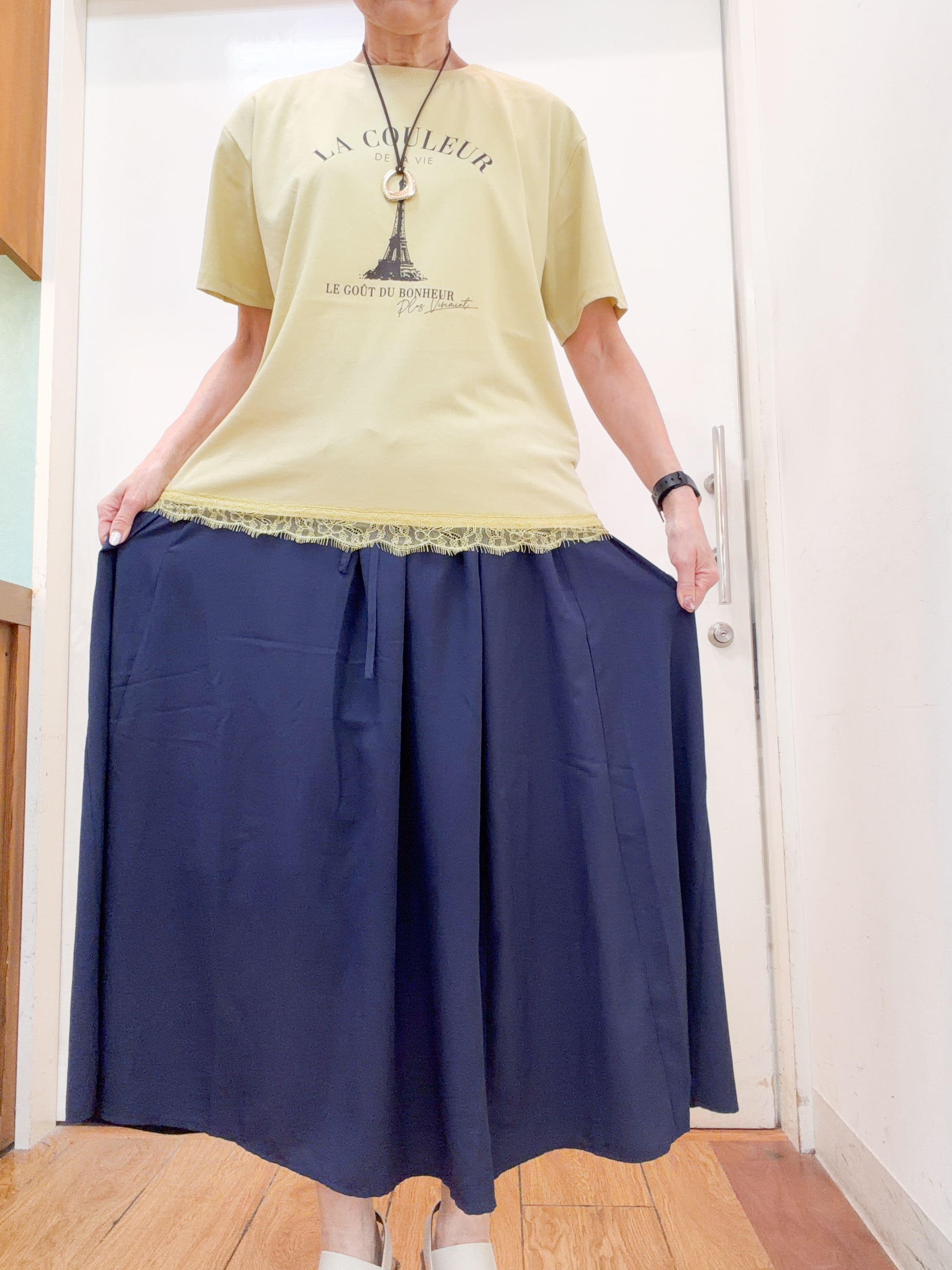 みぃさんの「SHOO･LA･RUE｜【UV/S-LL/洗濯機可】真夏に着たい裾レースが女性らしさをプラスする プリントアソートTシャツ」を使ったコーディネート