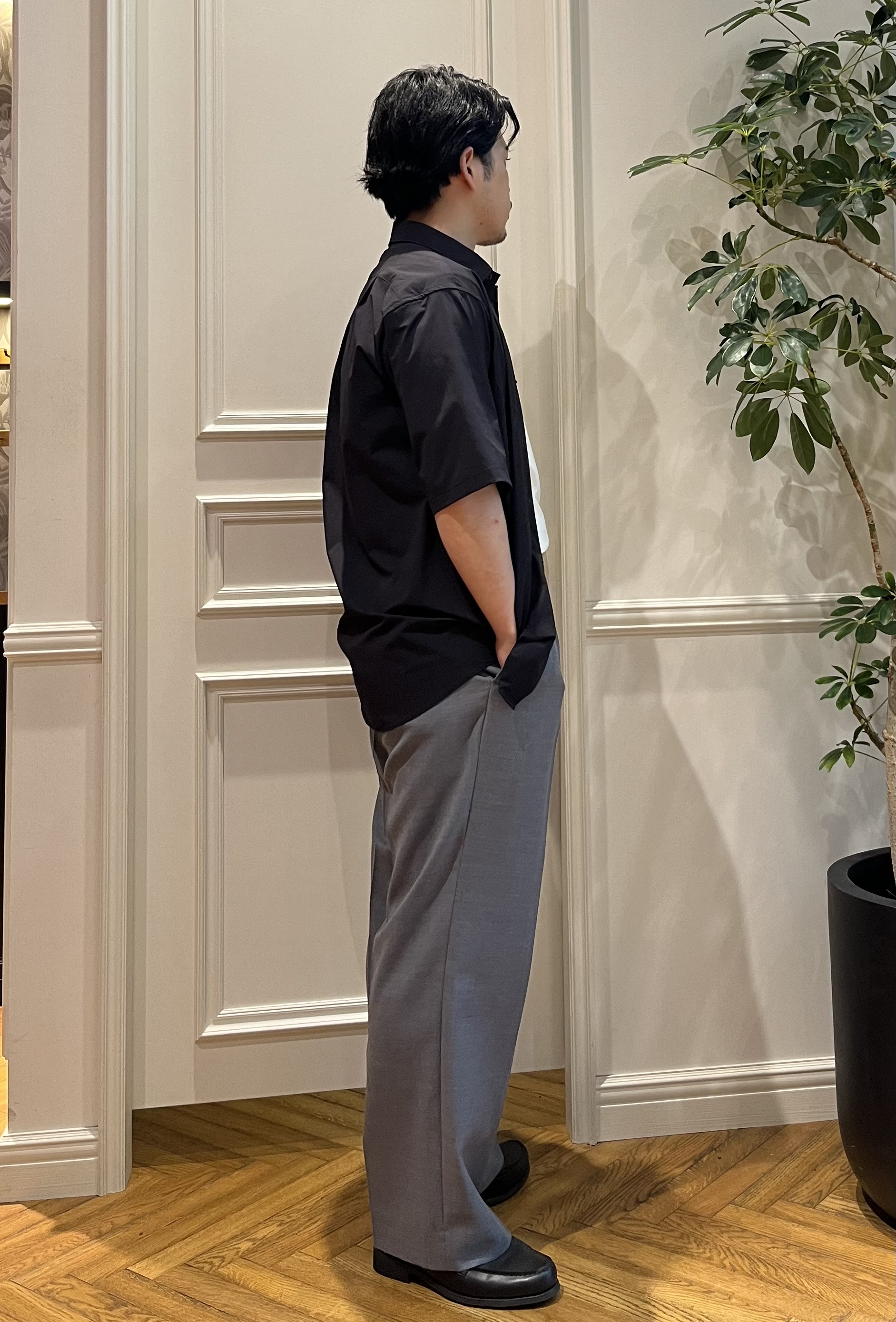 Tokuさんの「DRESSTERIOR｜【接触冷感／抗菌防臭／消臭】ICE CLEAR COTTON モックネックTシャツ」を使ったコーディネート