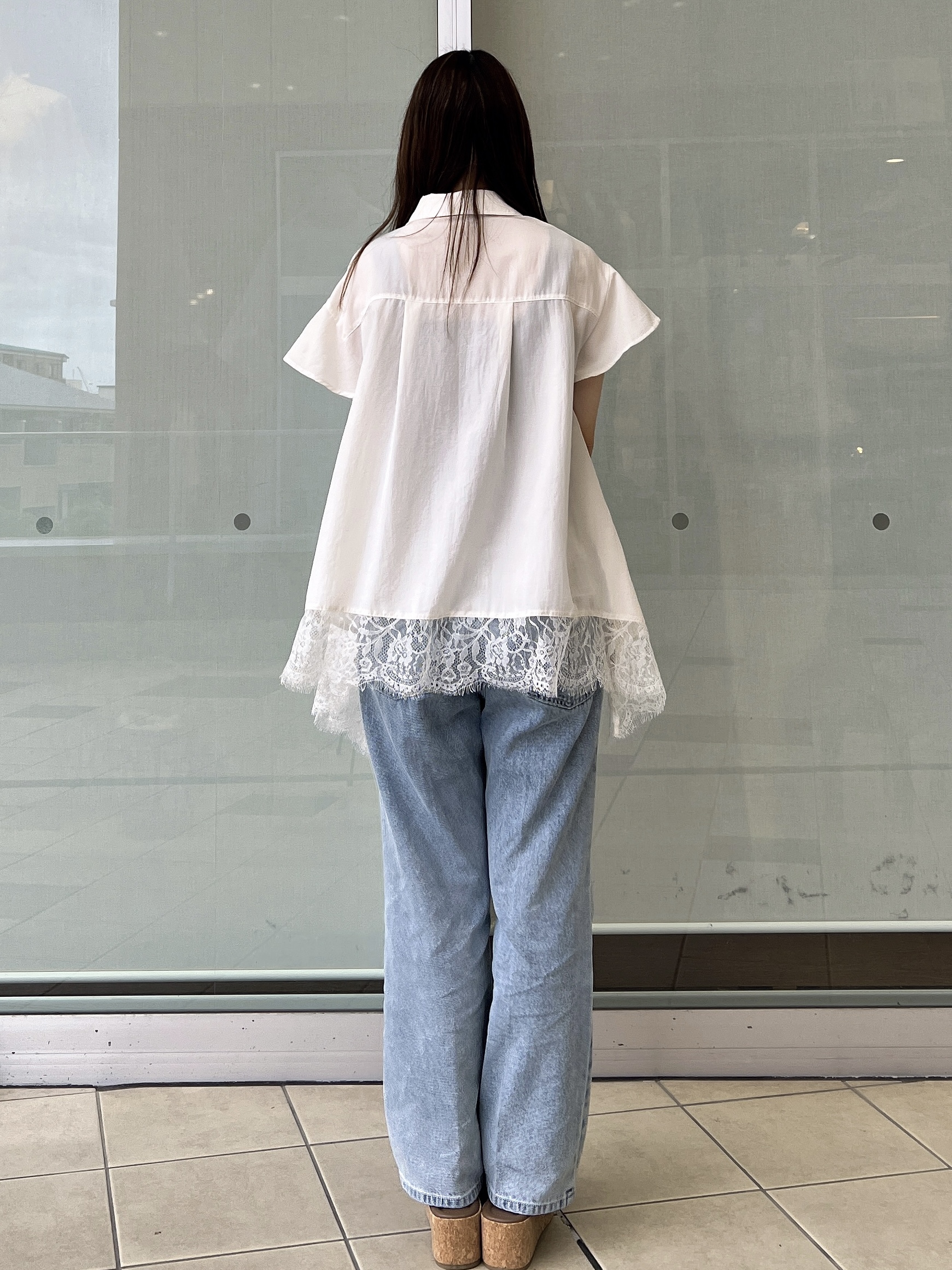 eriさんの「OPAQUE.CLIP｜裾レース スキッパーブラウス【洗濯機OK】」を使ったコーディネート