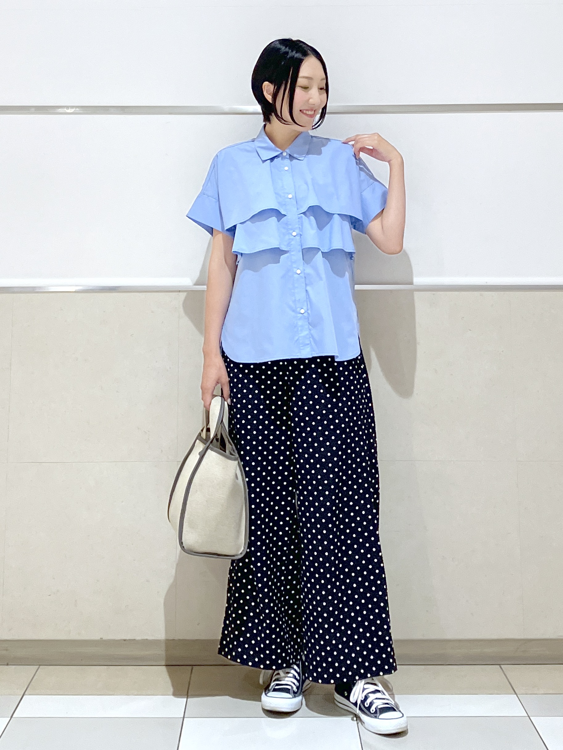 eriko さんの「Dessin｜【マシンウォッシャブル】ダブルフリルブラウス」を使ったコーディネート