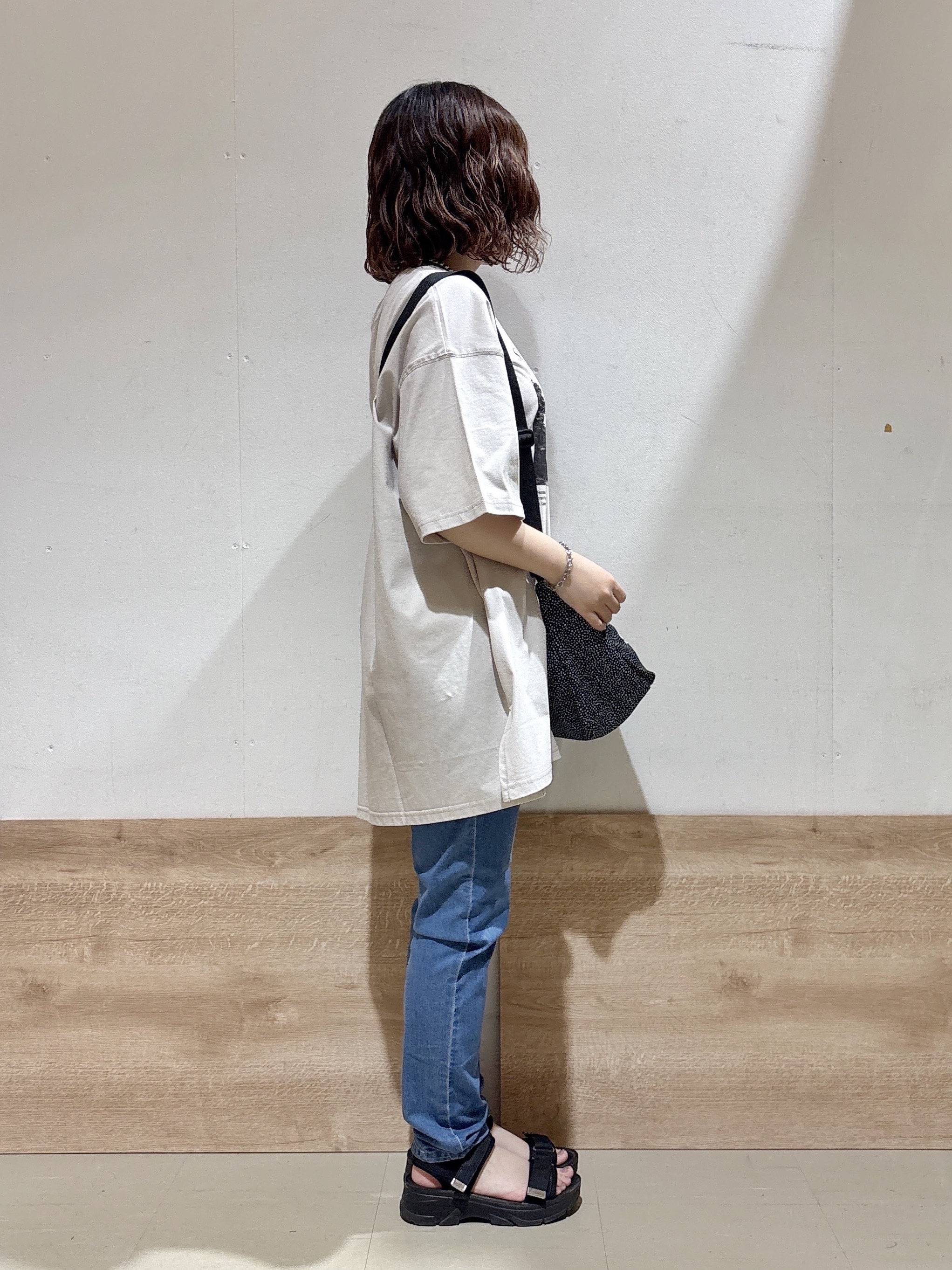 るねさんの「SHOO･LA･RUE｜【体型カバー】ゆるっとBIGアソートTシャツ」を使ったコーディネート