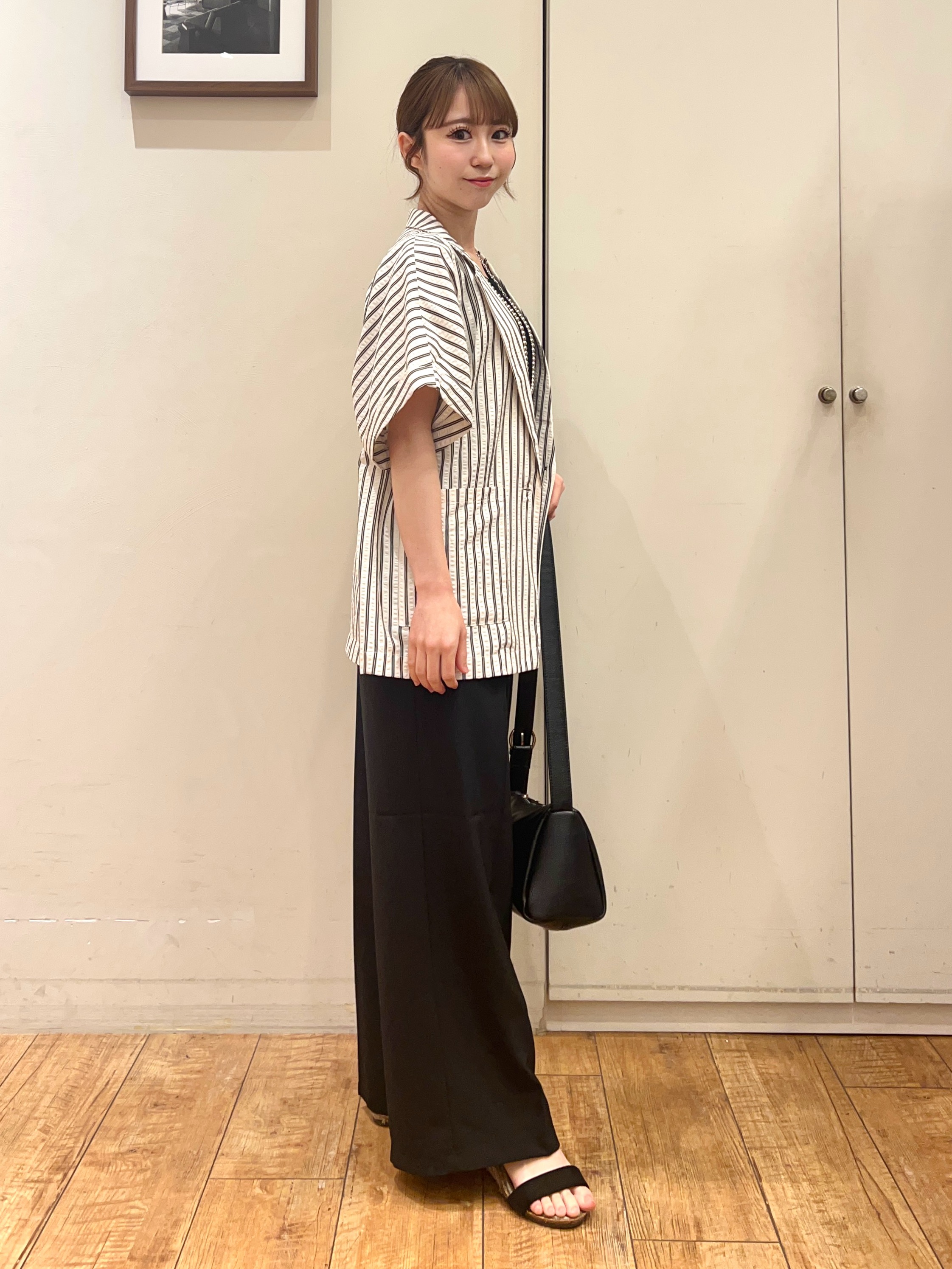 AIRIさんの「SHOO･LA･RUE｜【S-LL/吸水速乾/セットアップ可】羽織るだけで主役になる サッカーストライプシャツジャケット」を使ったコーディネート