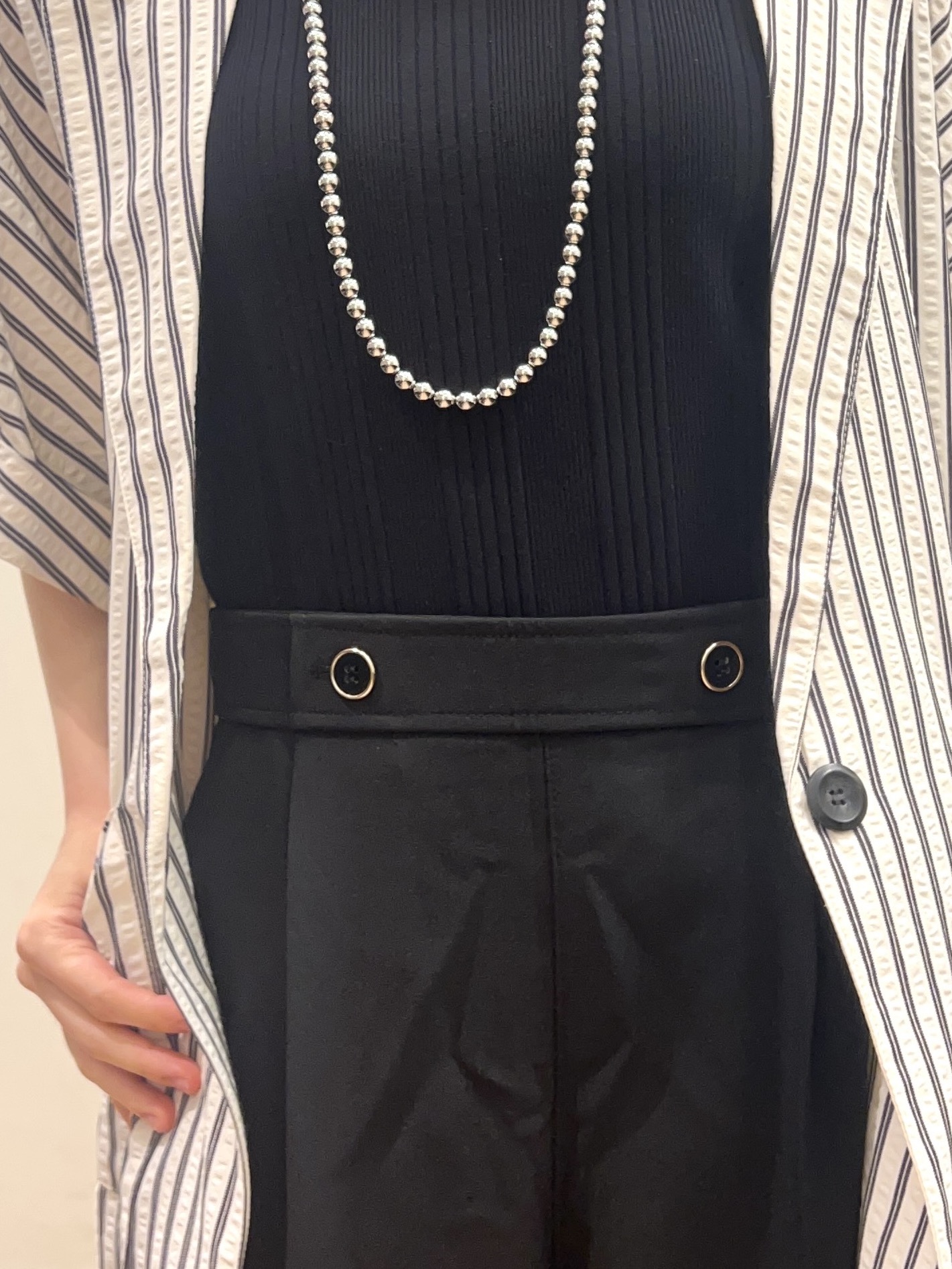 AIRIさんの「SHOO･LA･RUE｜【S-LL/吸水速乾/セットアップ可】羽織るだけで主役になる サッカーストライプシャツジャケット」を使ったコーディネート