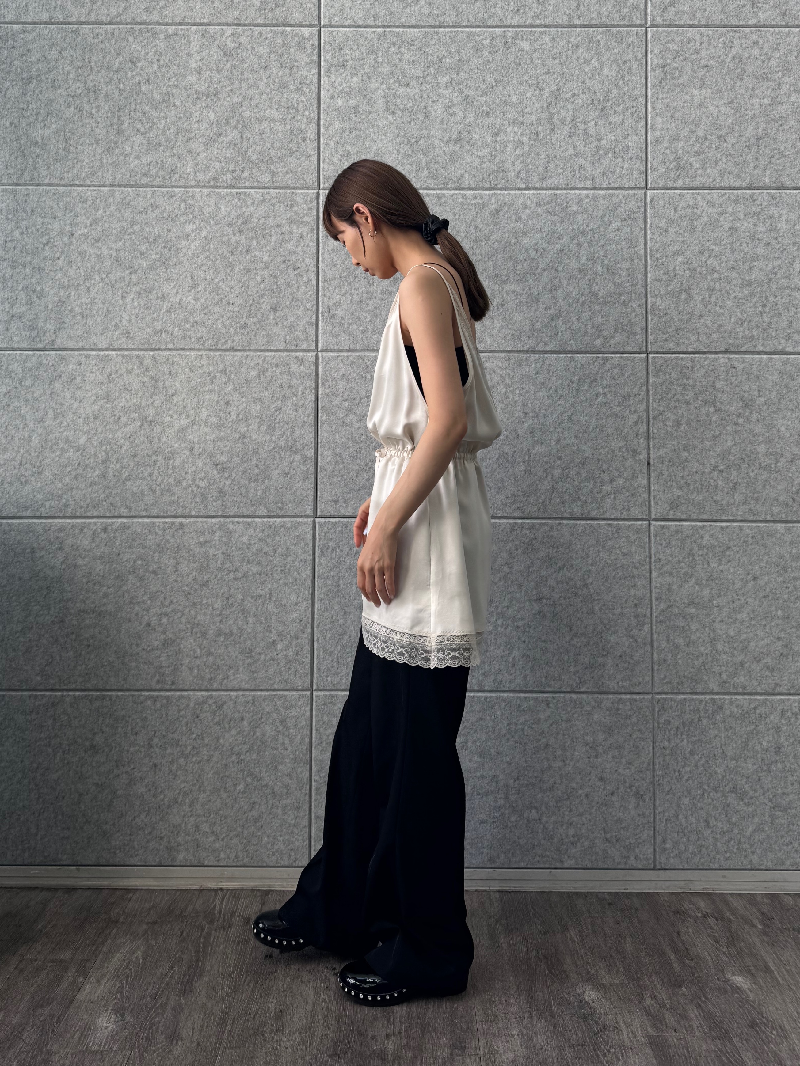 designer yukaさんの「CODE A｜lace trim slip dress」を使ったコーディネート