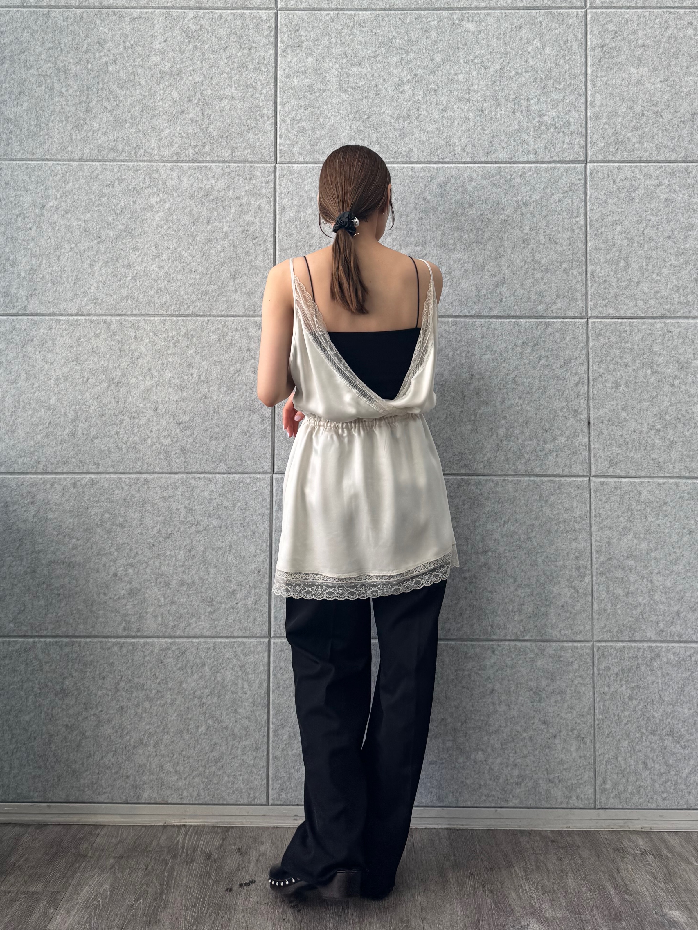 designer yukaさんの「CODE A｜lace trim slip dress」を使ったコーディネート