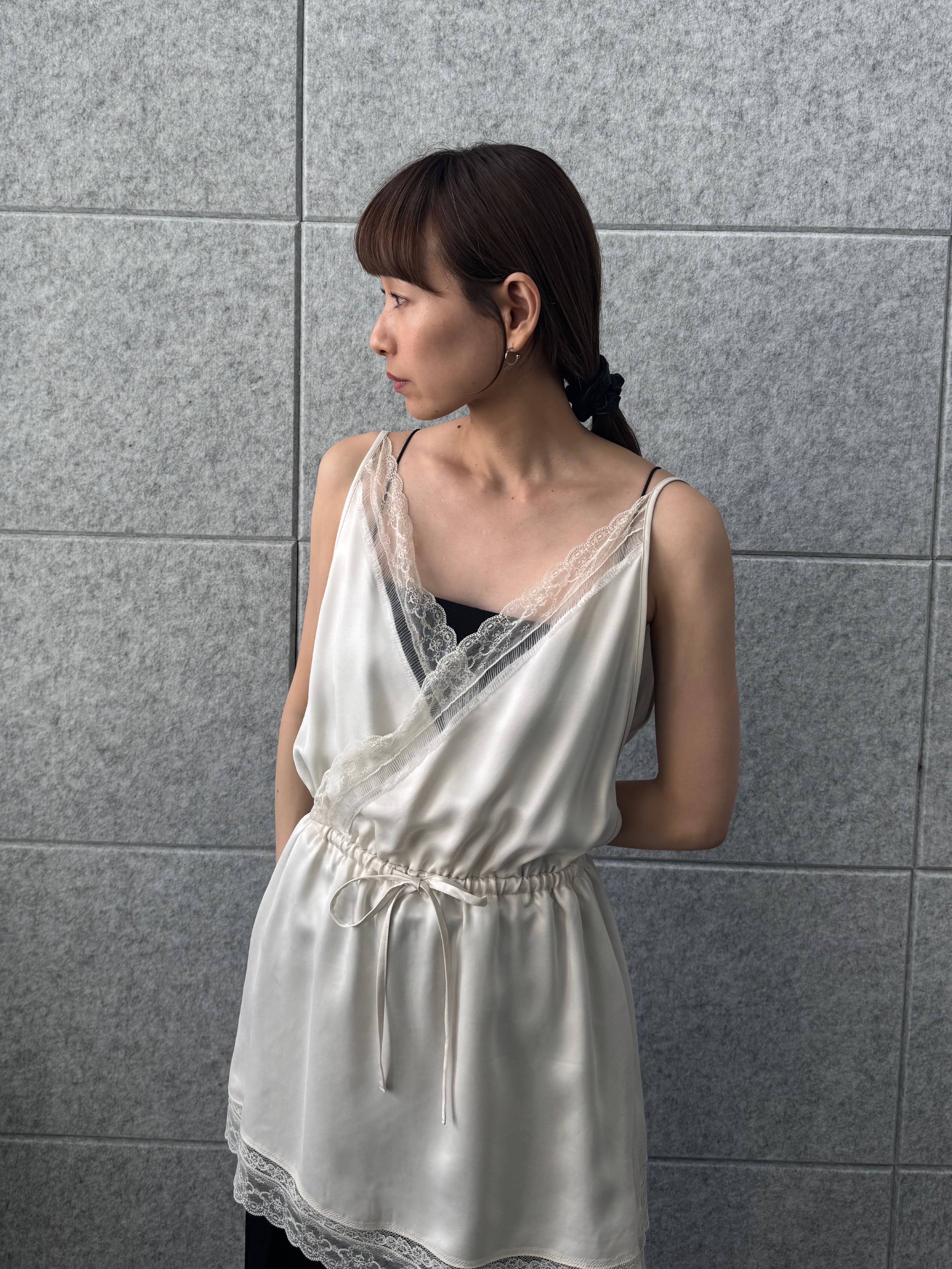 designer yukaさんの「CODE A｜lace trim slip dress」を使ったコーディネート