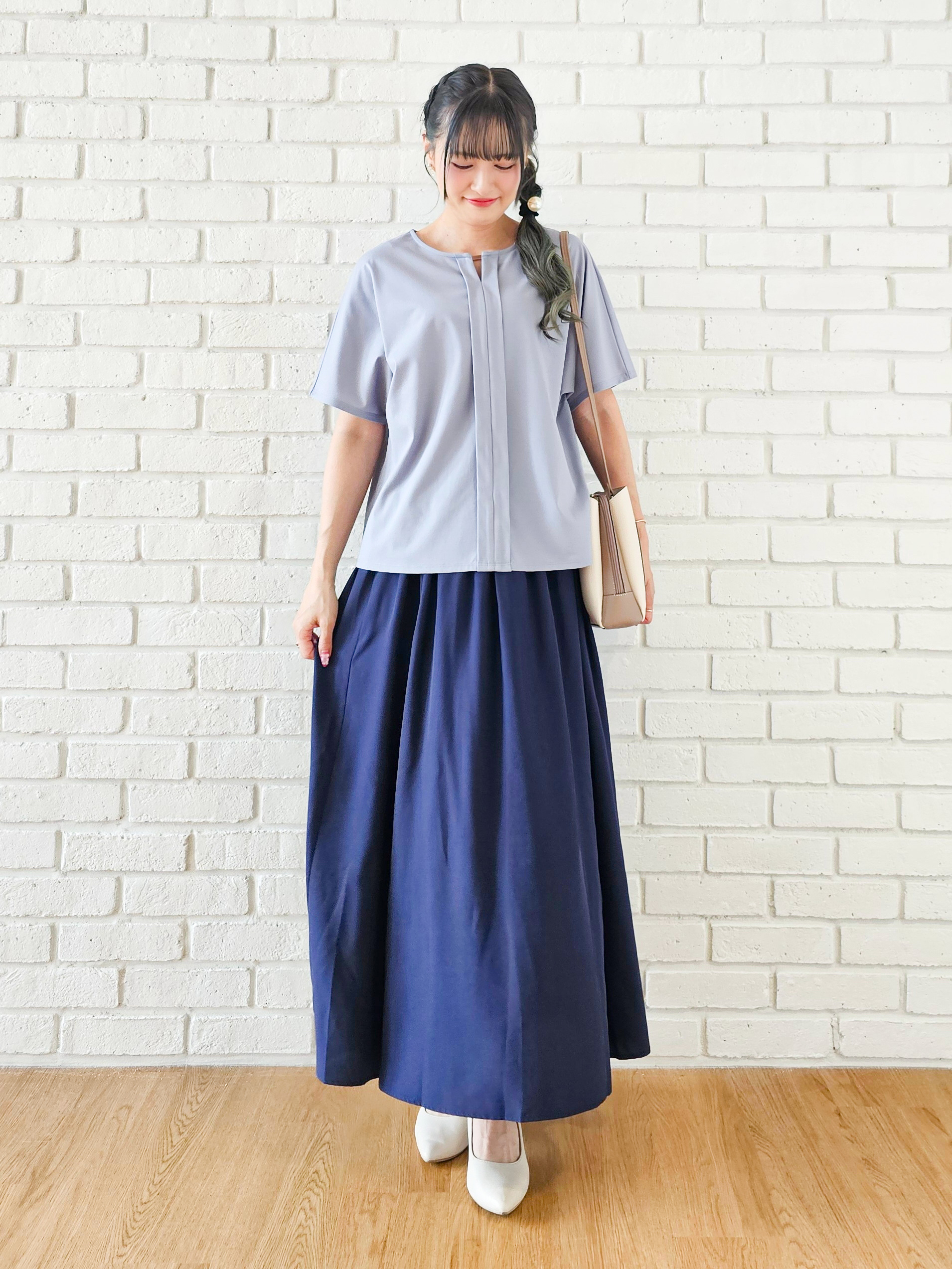 ゆゆさんの「SHOO･LA･RUE｜【S-LL/通勤】洗濯後しわになりにくい メタルポイントスキッパートップス」を使ったコーディネート