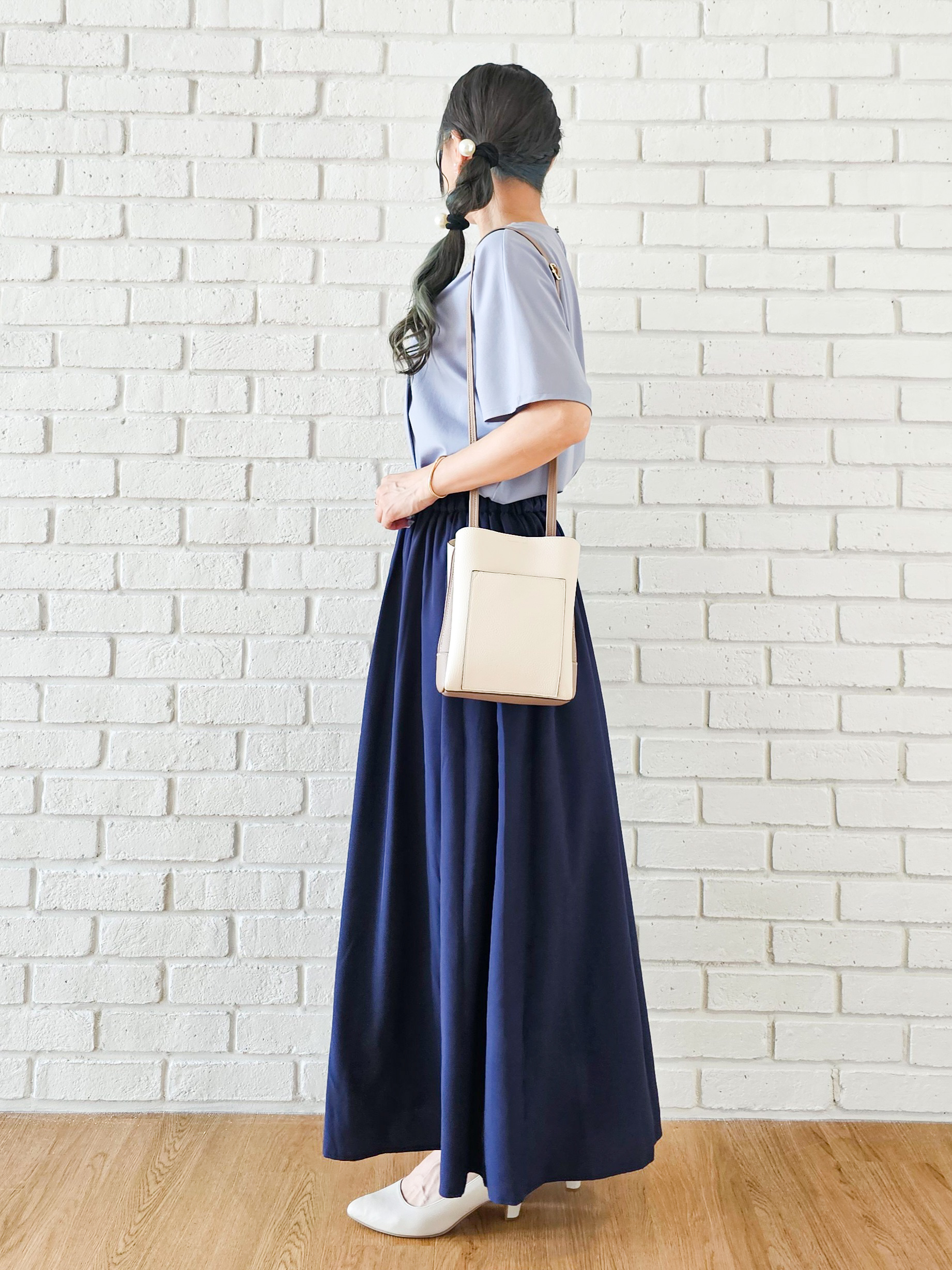 ゆゆさんの「SHOO･LA･RUE｜【S-LL/通勤】洗濯後しわになりにくい メタルポイントスキッパートップス」を使ったコーディネート