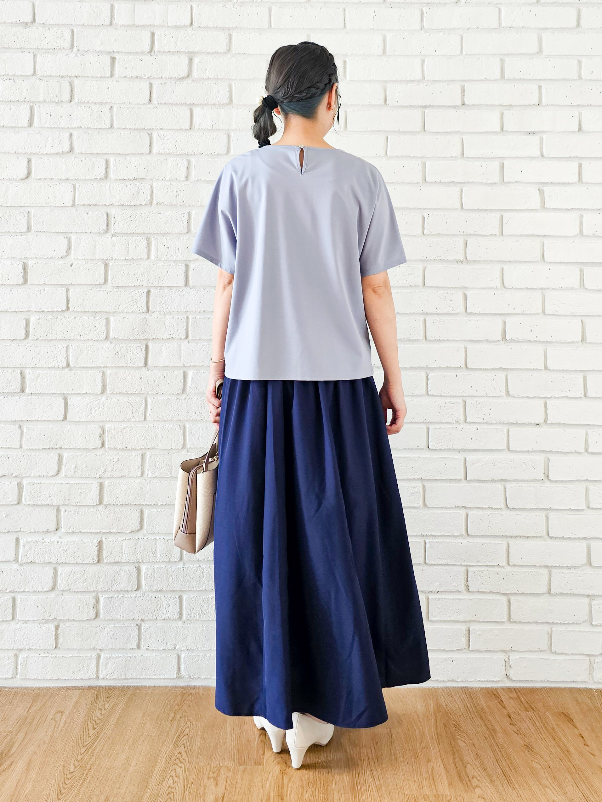 ゆゆさんの「SHOO･LA･RUE｜【S-LL/通勤】洗濯後しわになりにくい メタルポイントスキッパートップス」を使ったコーディネート