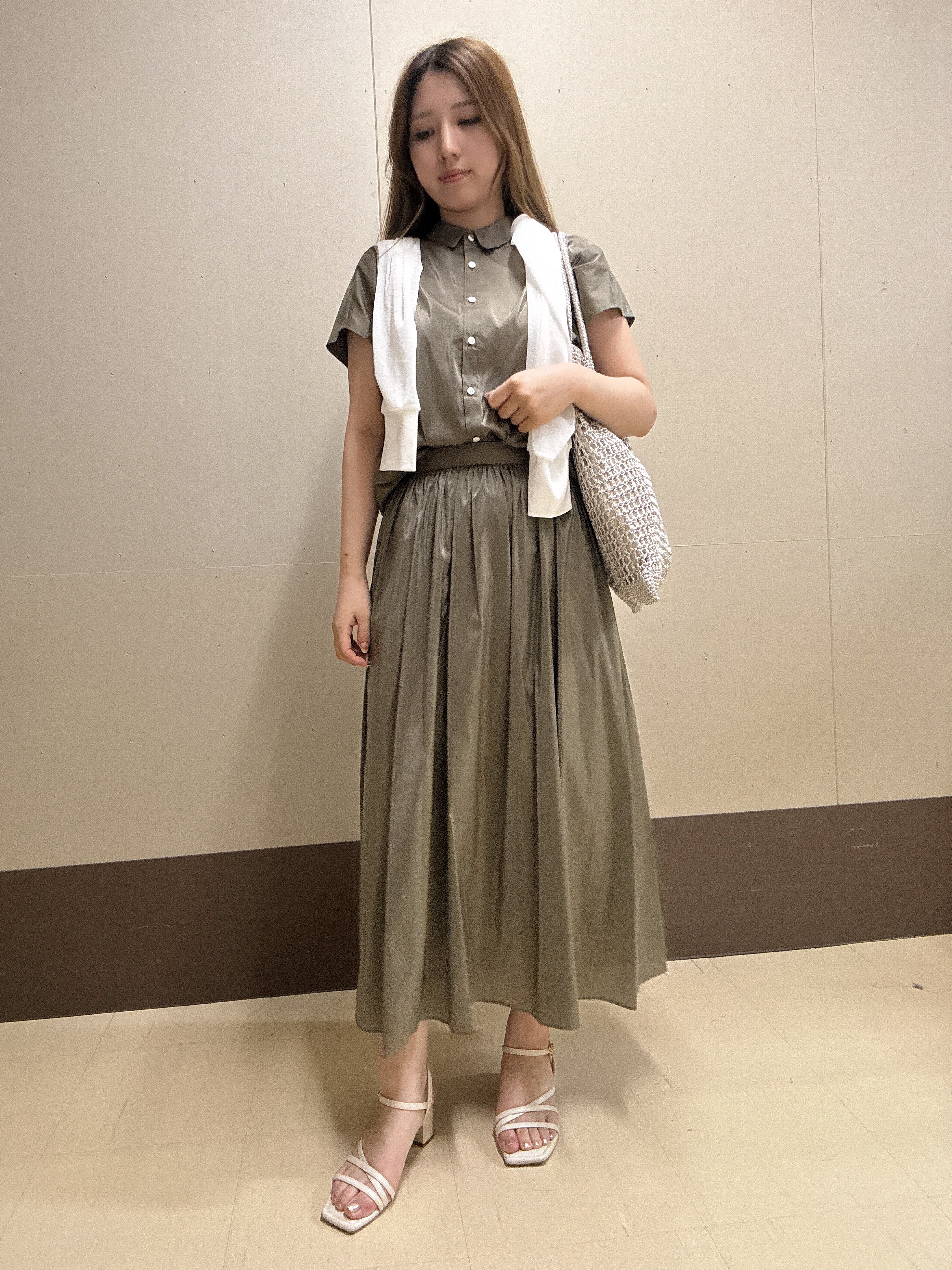 rimaさんの「UNTITLED｜【セットアップ可/軽量/清涼感】ローンギャザーブラウス」を使ったコーディネート