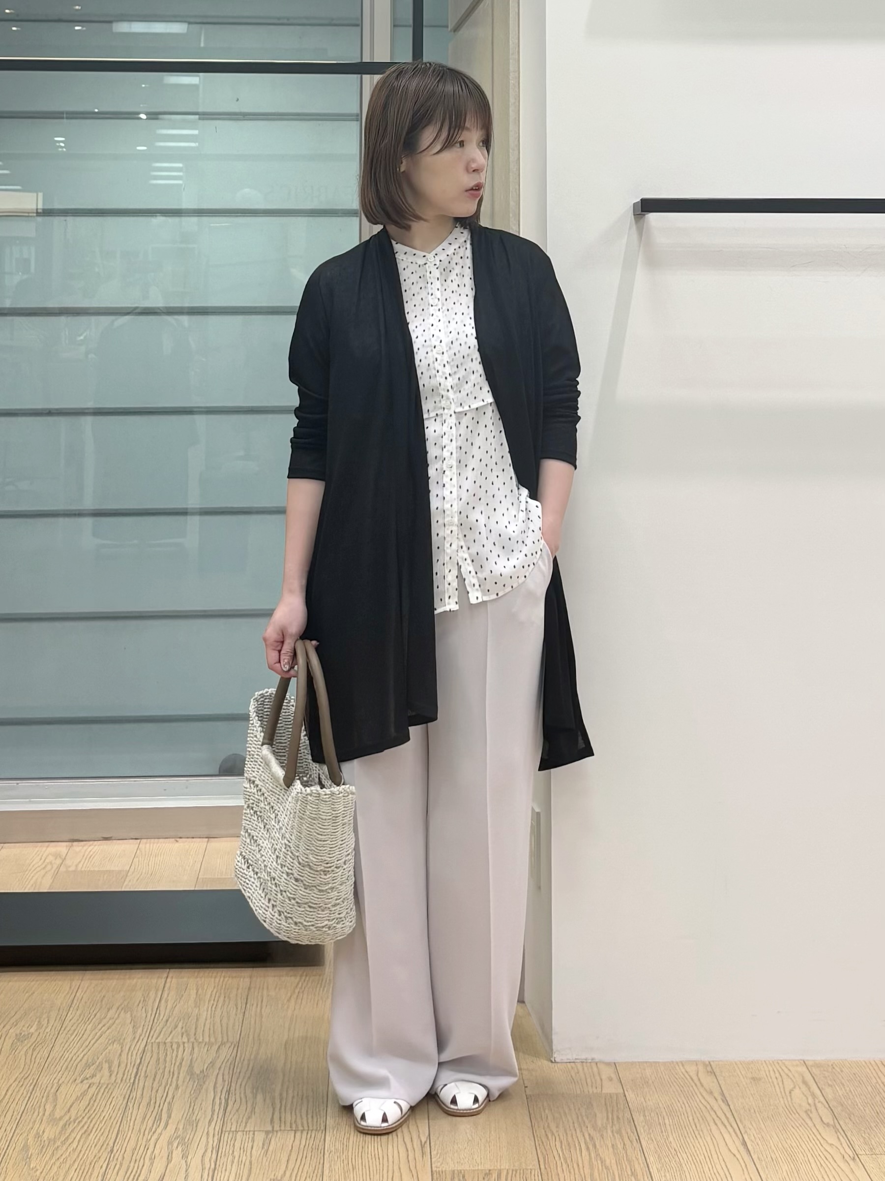 asamiさんの「INDIVI｜【洗える／ドットモチーフ】ケープスリーブブラウス」を使ったコーディネート