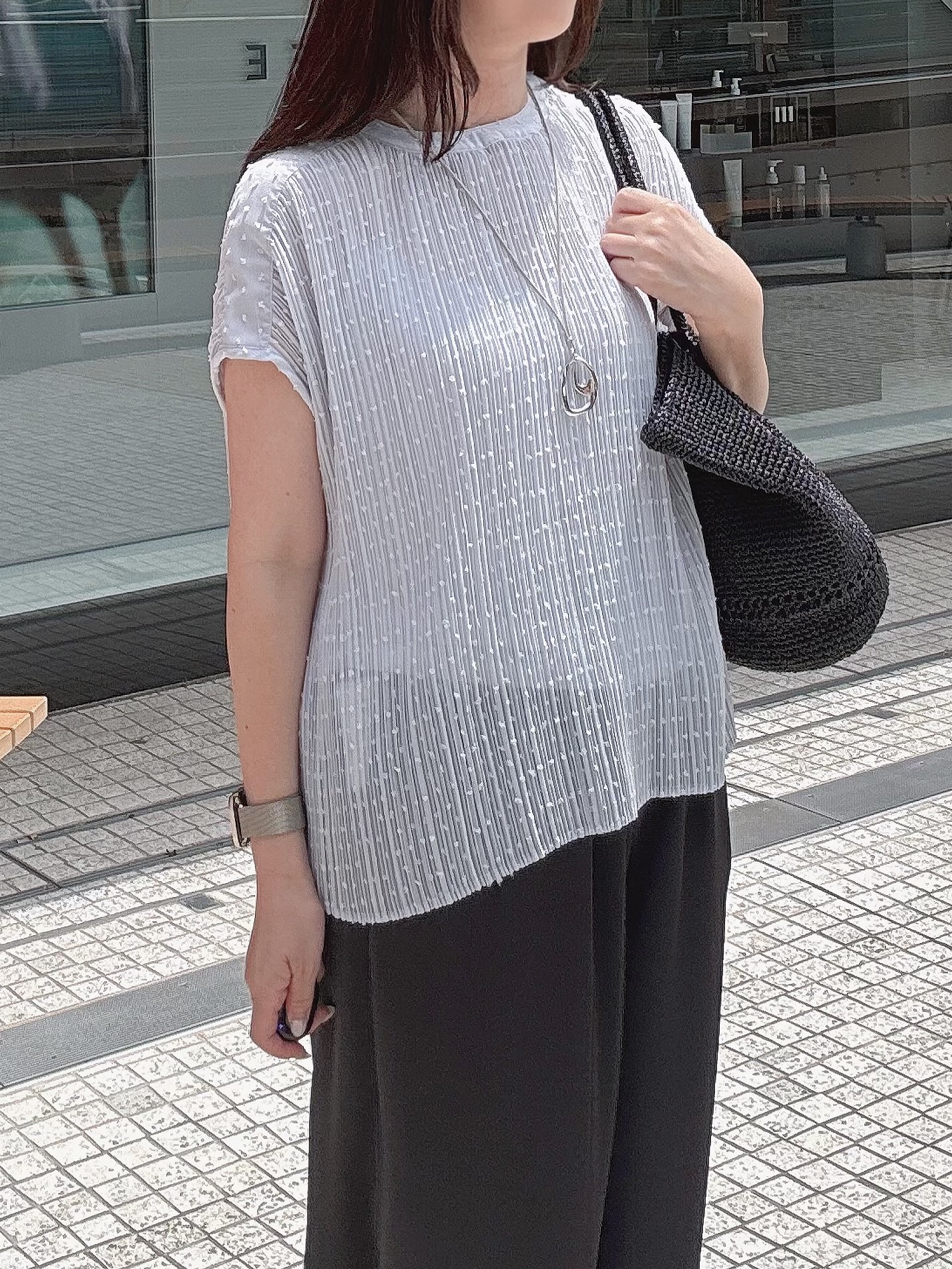 makiさんの「UNTITLED｜【接触冷感/吸水速乾】サテンワイドパンツ」を使ったコーディネート