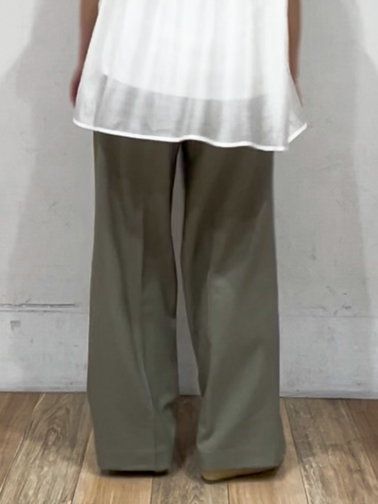 山さんさんの「grove｜【UVカット】体型カバー叶う、バックプリーツTシャツ」を使ったコーディネート