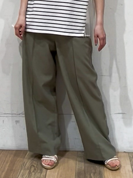 山さんさんの「grove｜【UVカット】体型カバー叶う、バックプリーツTシャツ」を使ったコーディネート