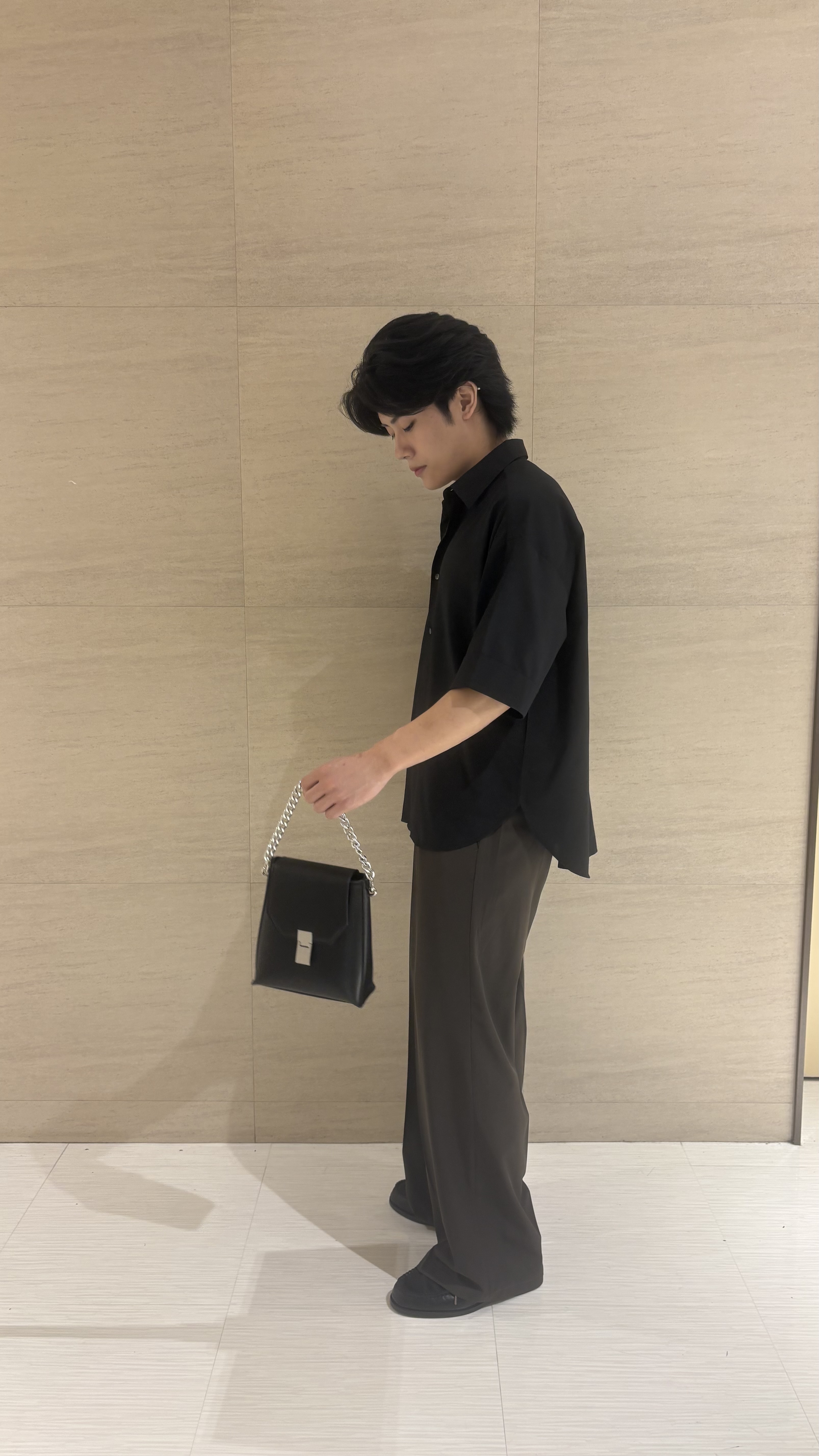 辻一樹さんの「tk.TAKEO KIKUCHI｜スタンダードオーバーシャツ」を使ったコーディネート