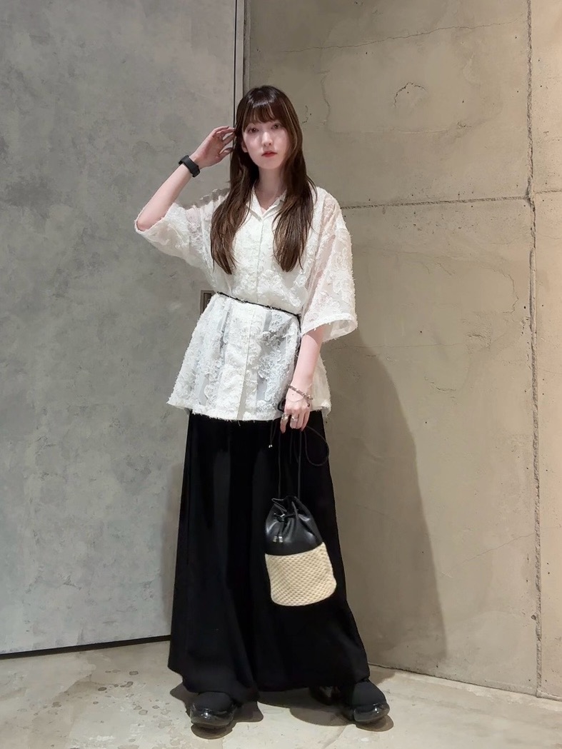 MIKAさんの「tk.TAKEO KIKUCHI｜【26SSトレンドの商品】シアーフラワーシャツ/フラワーデザイン/通気性/レース/透け感/トレンド」を使ったコーディネート