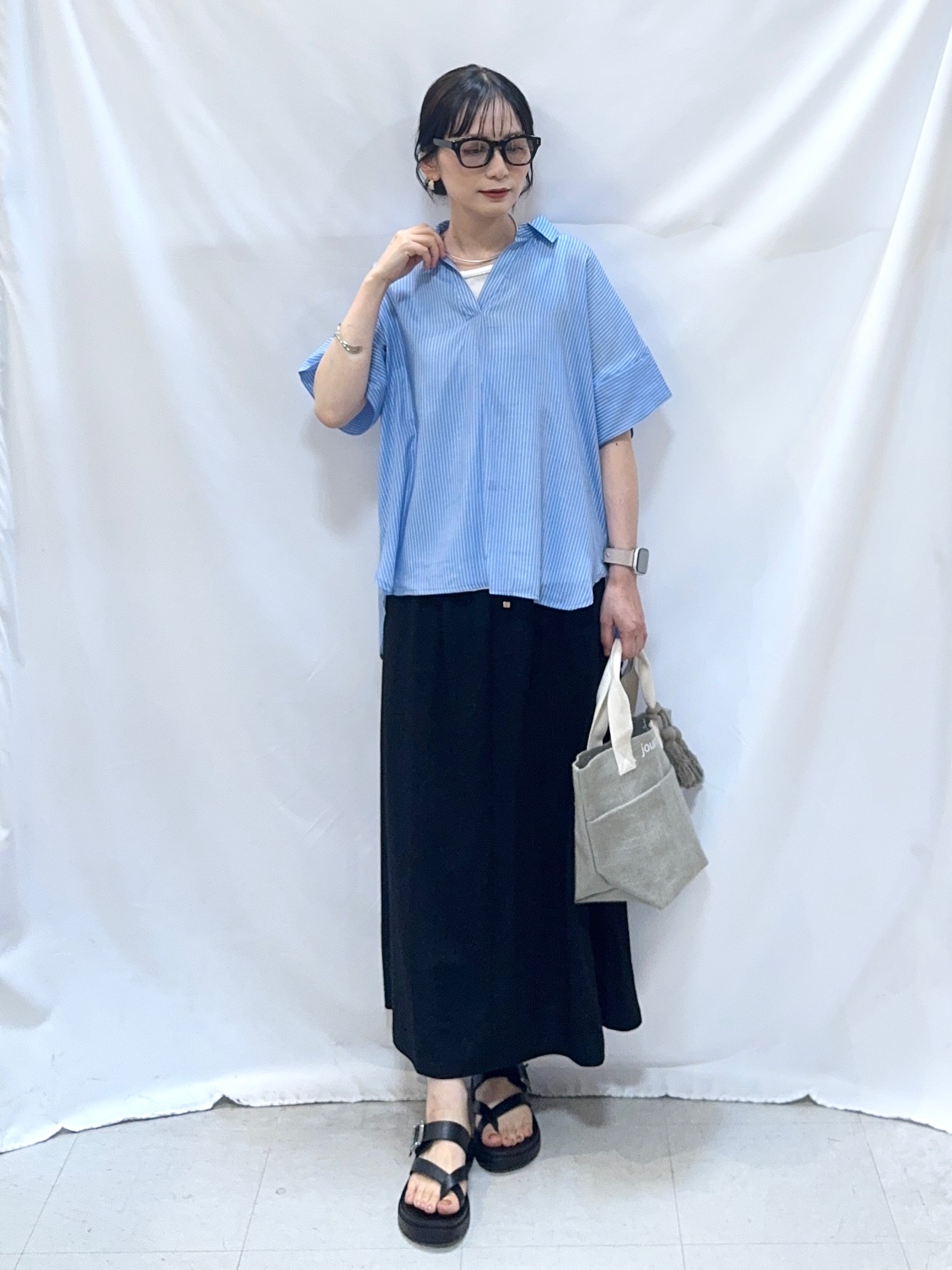 𝐇𝐢𝐫𝐨𝐦𝐢さんの「SHOO･LA･RUE｜【2点セット/S-LL/洗濯機可】時短でコーデ決まる スラブスキッパーシャツ＋タンクトップ」を使ったコーディネート