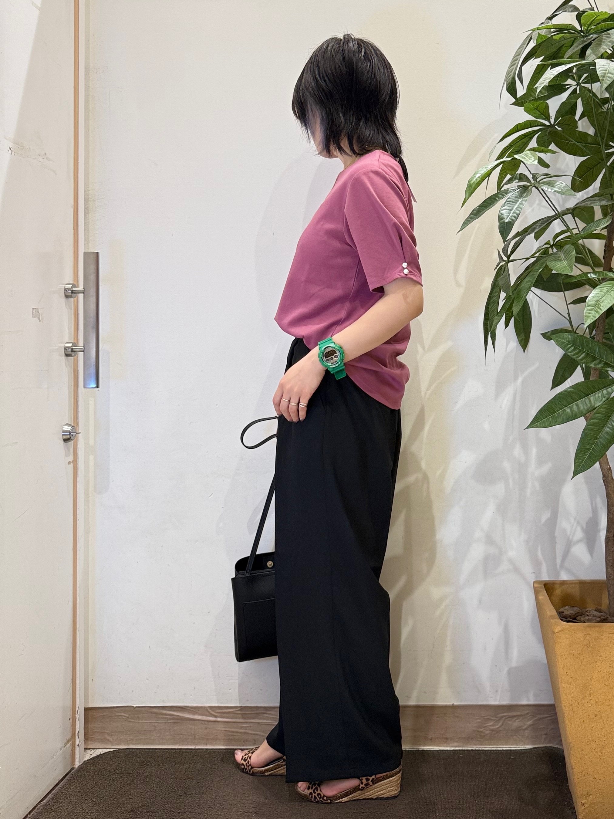misakiさんの「SHOO･LA･RUE｜【2点セット/洗濯機可/S-LL】ネックレス付き お袖パールブラウス」を使ったコーディネート