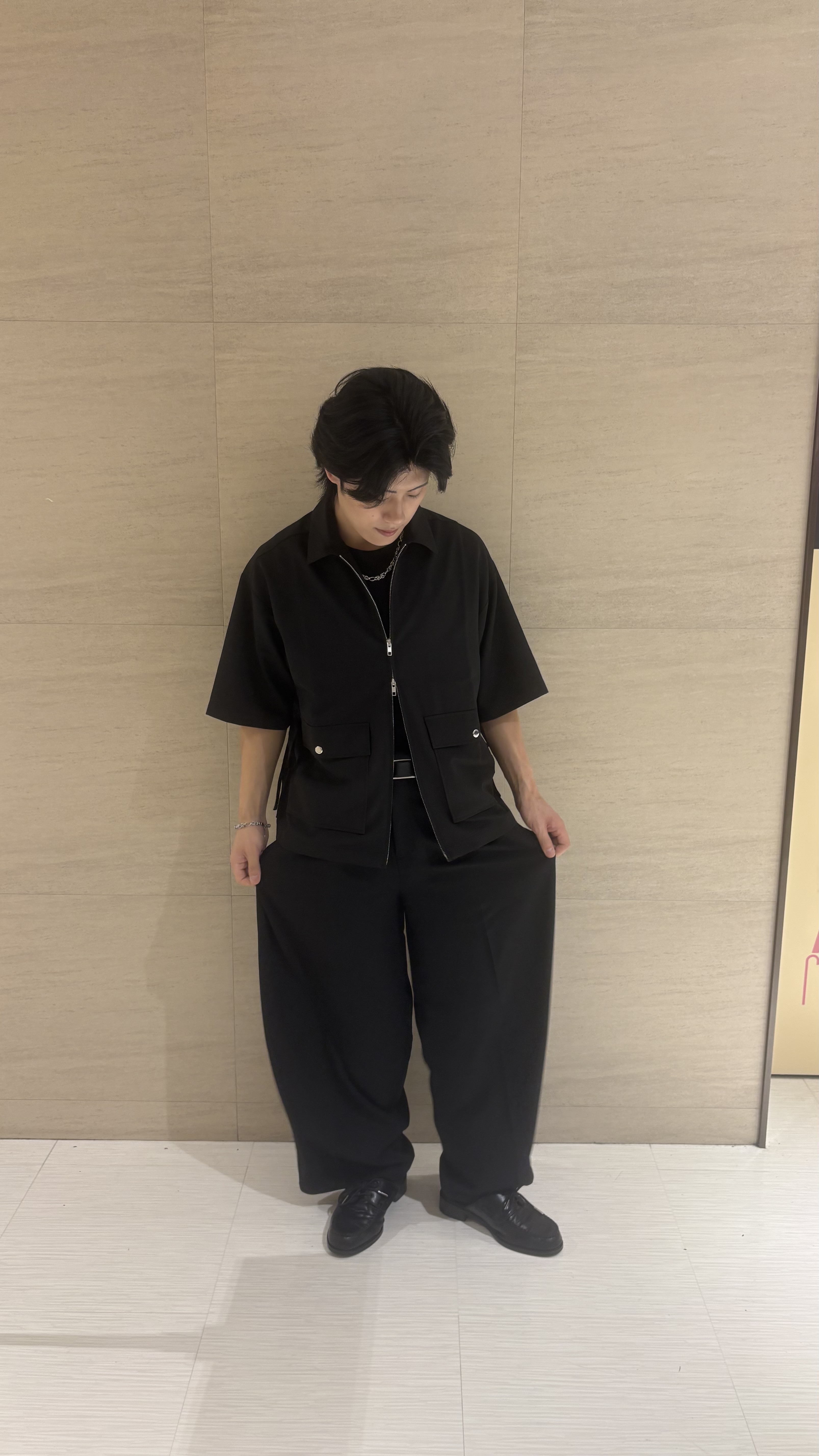 辻一樹さんの「tk.TAKEO KIKUCHI｜フロントジップシャツアウター」を使ったコーディネート
