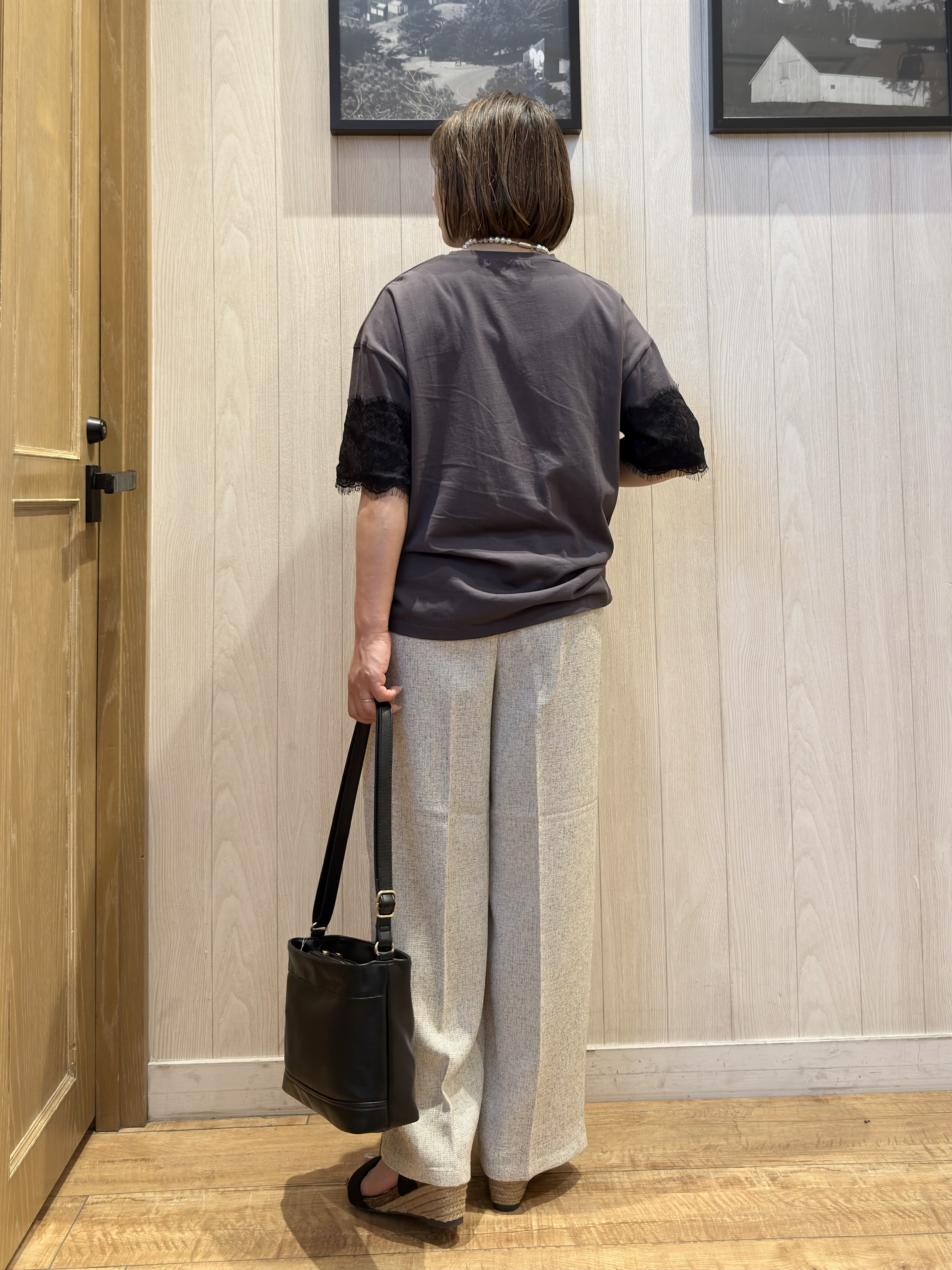 Megさんの「SHOO･LA･RUE｜【洗濯機可】レースデザインでこなれ見え ロゴプリントTシャツ」を使ったコーディネート
