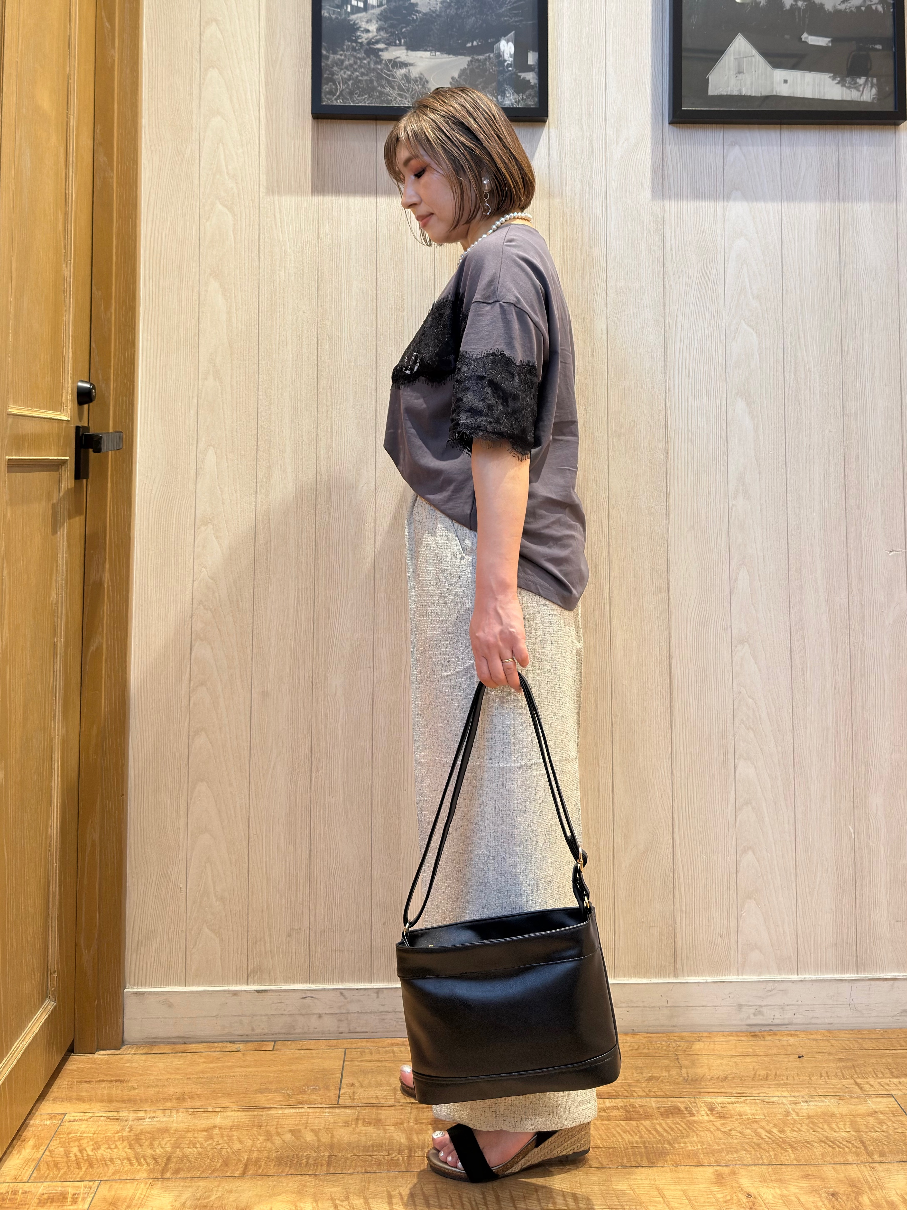 Megさんの「SHOO･LA･RUE｜【洗濯機可】レースデザインでこなれ見え ロゴプリントTシャツ」を使ったコーディネート