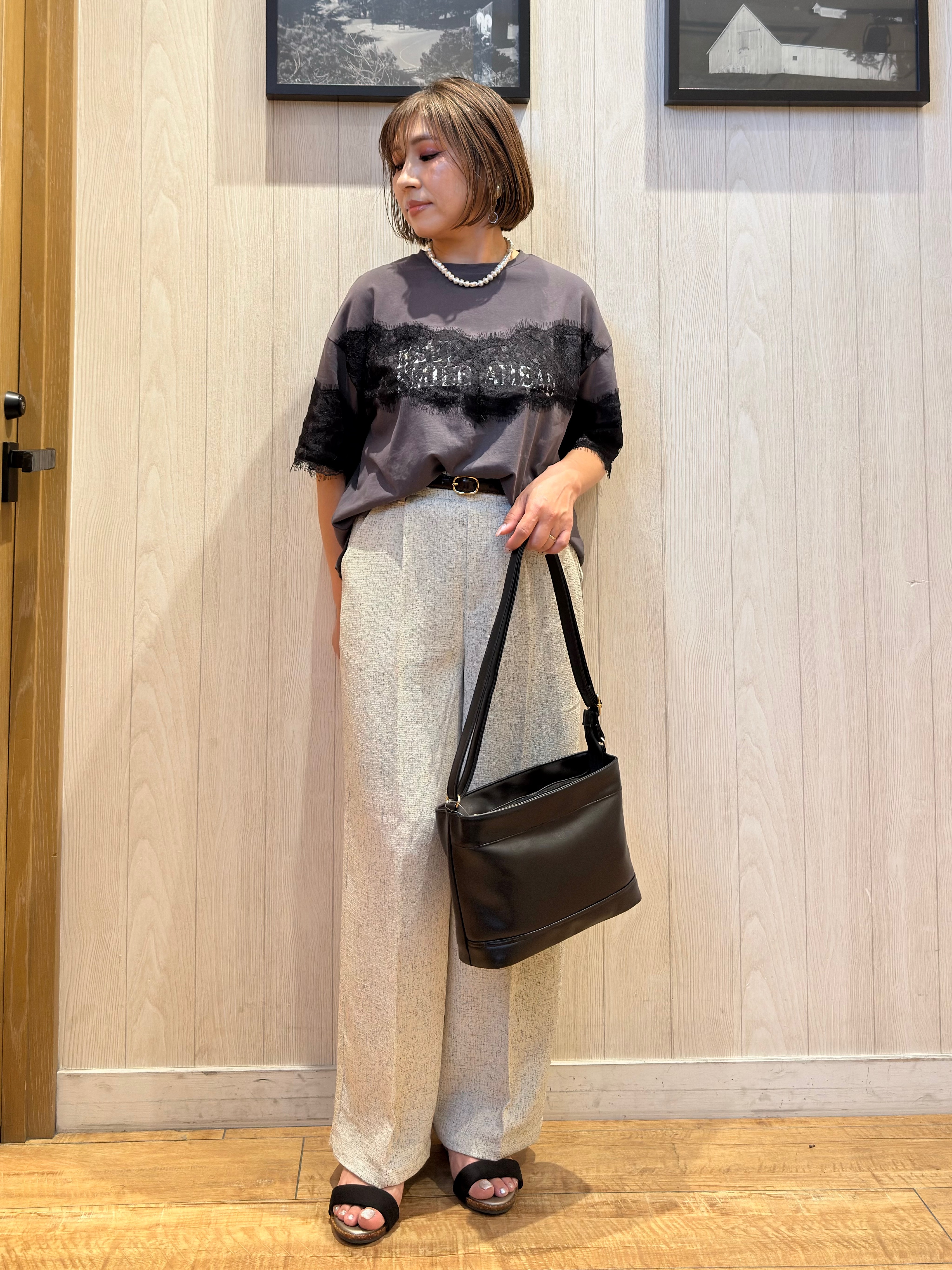 Megさんの「SHOO･LA･RUE｜【洗濯機可】レースデザインでこなれ見え ロゴプリントTシャツ」を使ったコーディネート