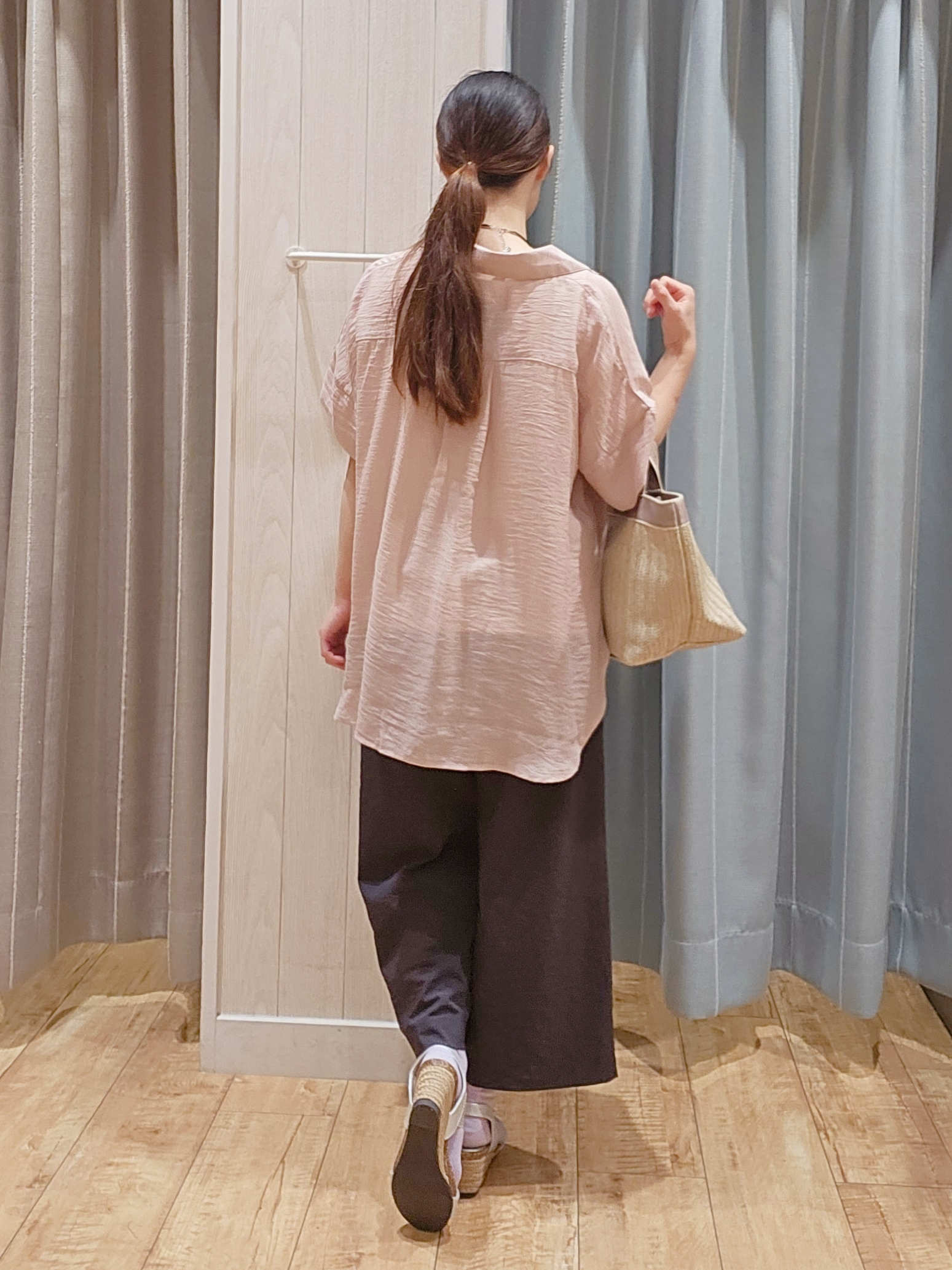 miyaさんの「SHOO･LA･RUE｜【2点セット/S-LL/洗濯機可】時短でコーデ決まる スラブスキッパーシャツ＋タンクトップ」を使ったコーディネート