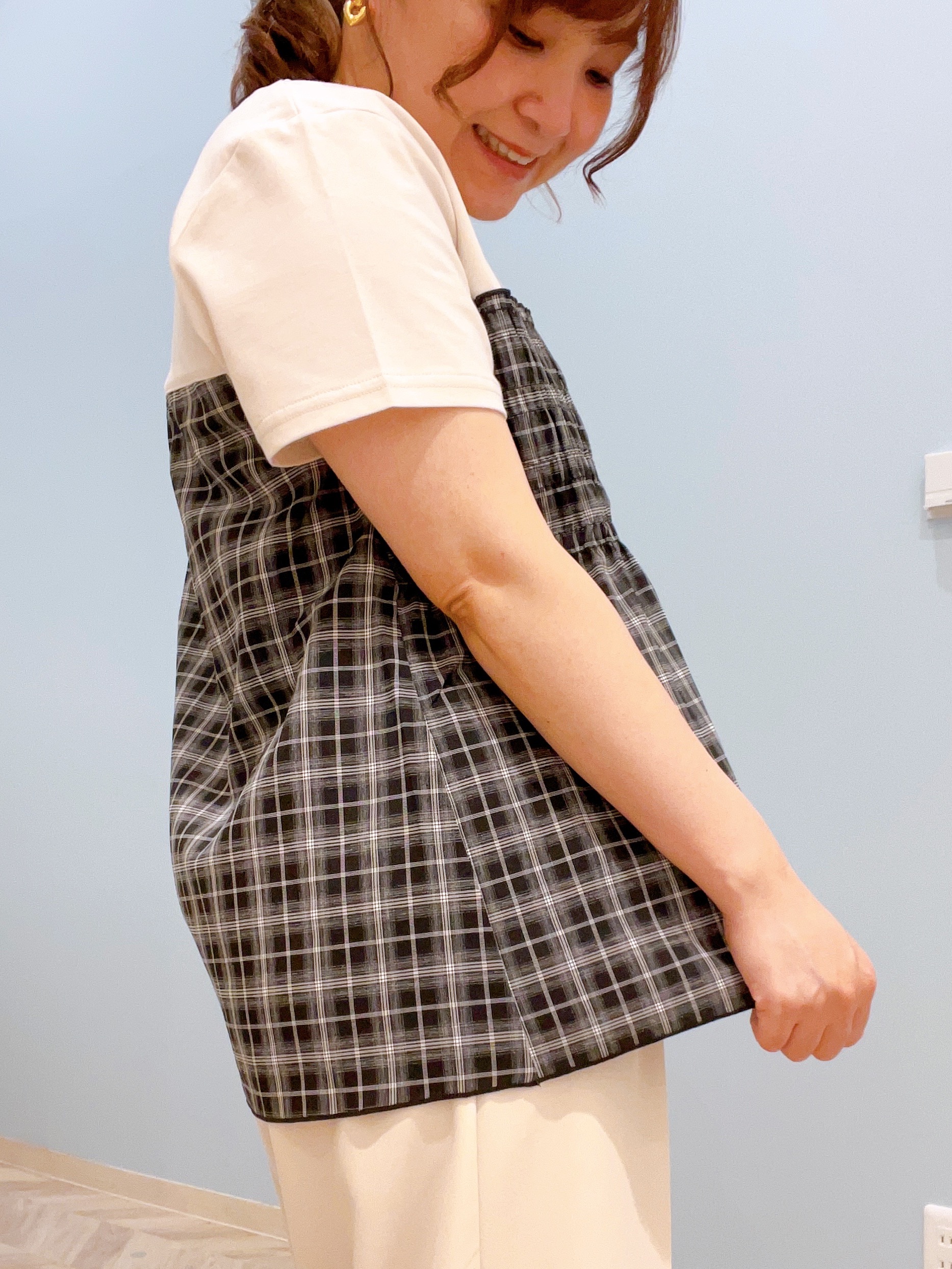 kitaさんの「SHOO･LA･RUE｜【S-LL/洗濯機可/体型カバー】インせずサマ見え ビスチェ風異素材ドッキングTシャツ」を使ったコーディネート