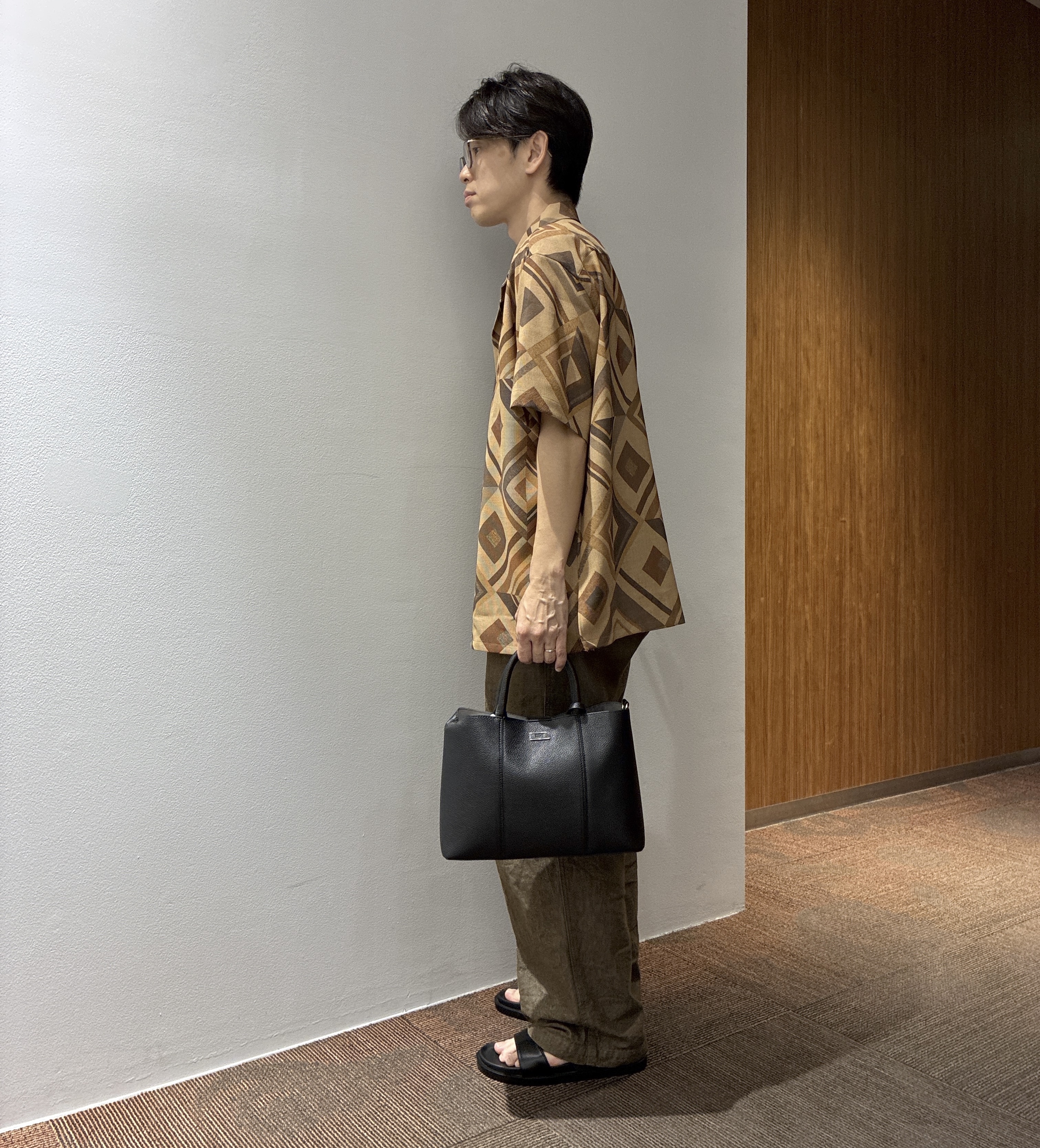 わいずみさんの「TAKEO KIKUCHI｜【吸汗速乾】タイル柄プリント 半袖シャツ」を使ったコーディネート