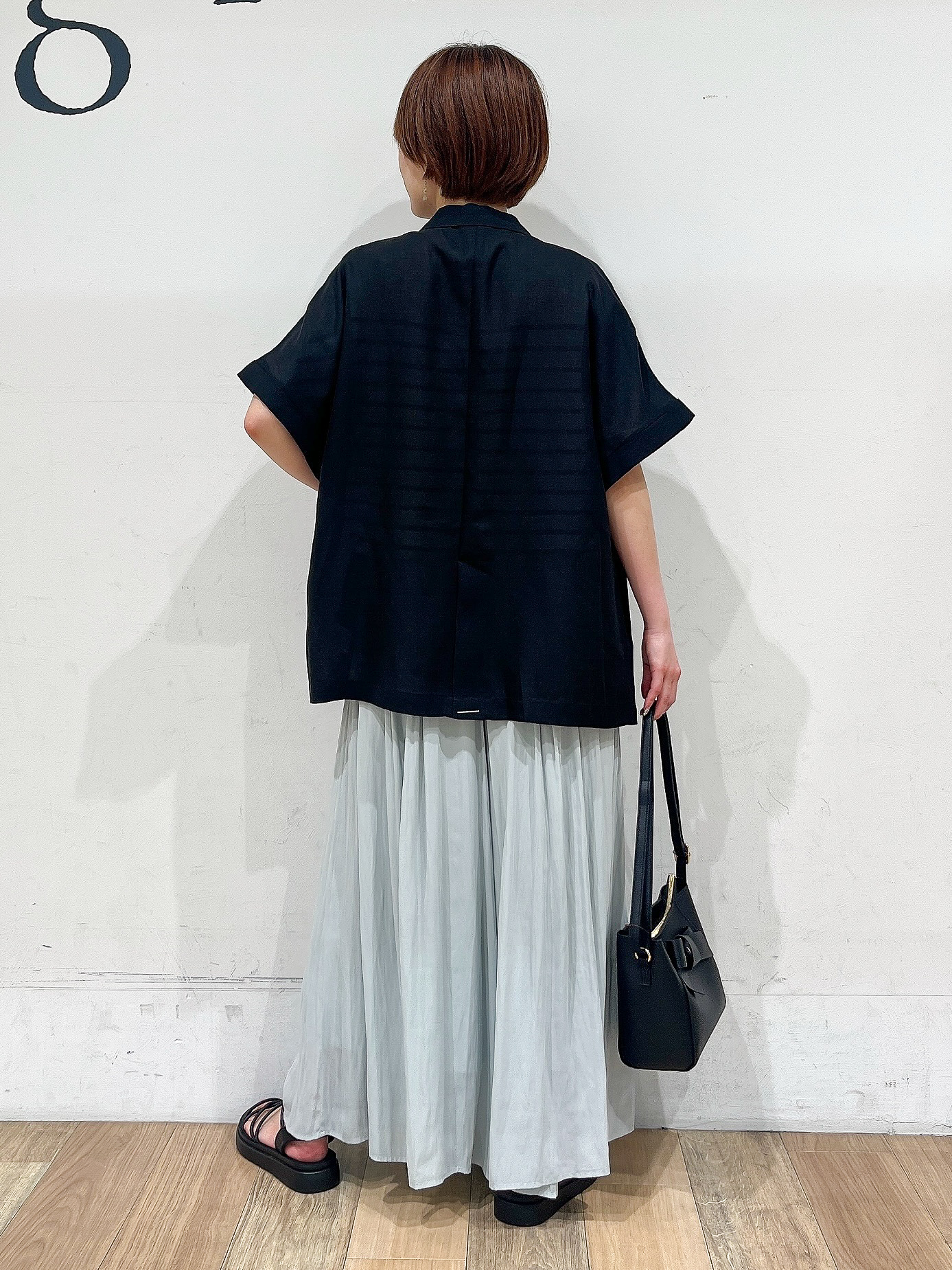 山さんさんの「grove｜【洗濯機OK・ひんやり/SETUP可】シワになりにくいハーフスリーブジャケット」を使ったコーディネート