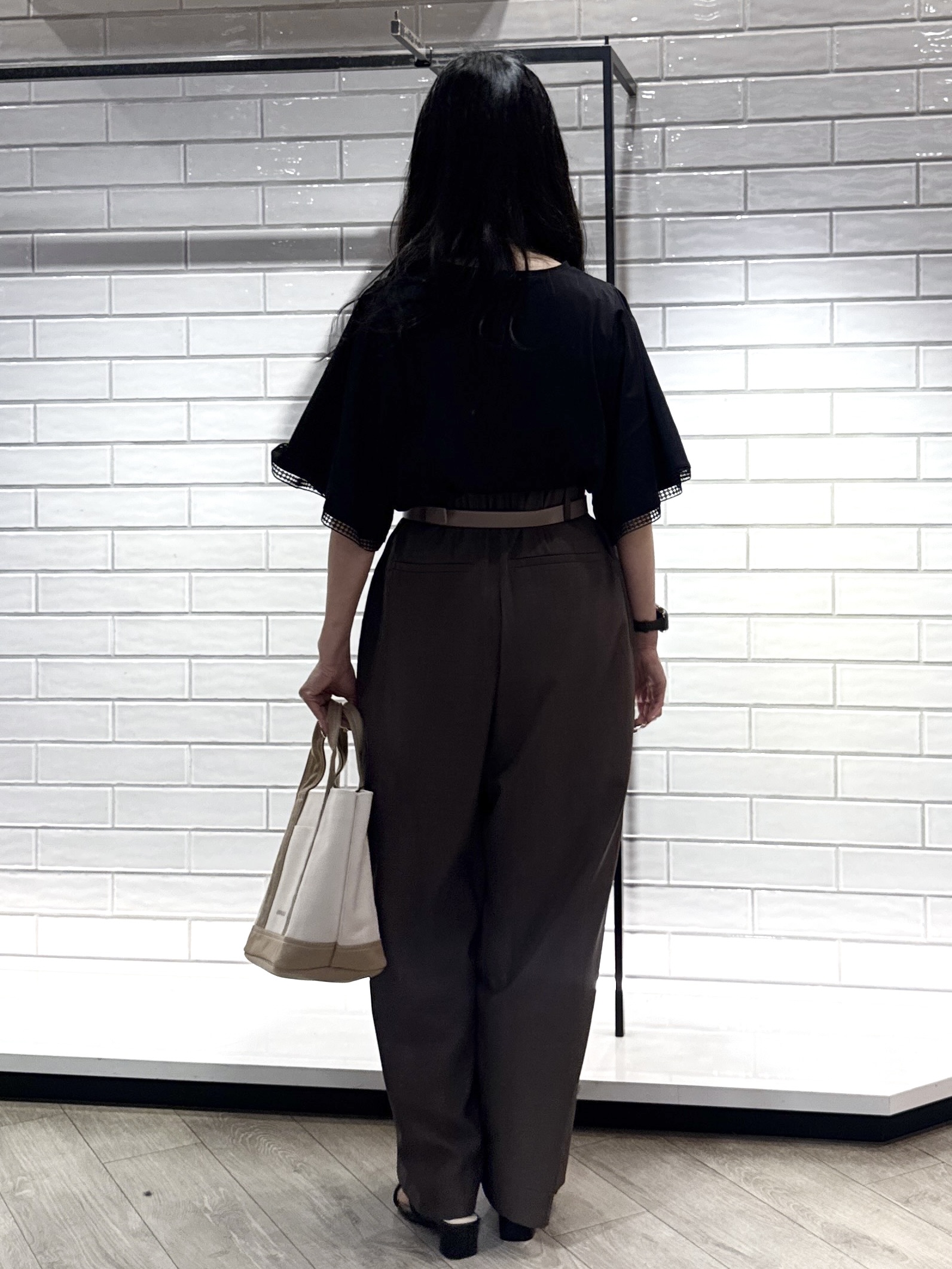 yuicciさんの「OPAQUE.CLIP｜袖口レースフレアスリーブカットソー【洗濯機OK】」を使ったコーディネート