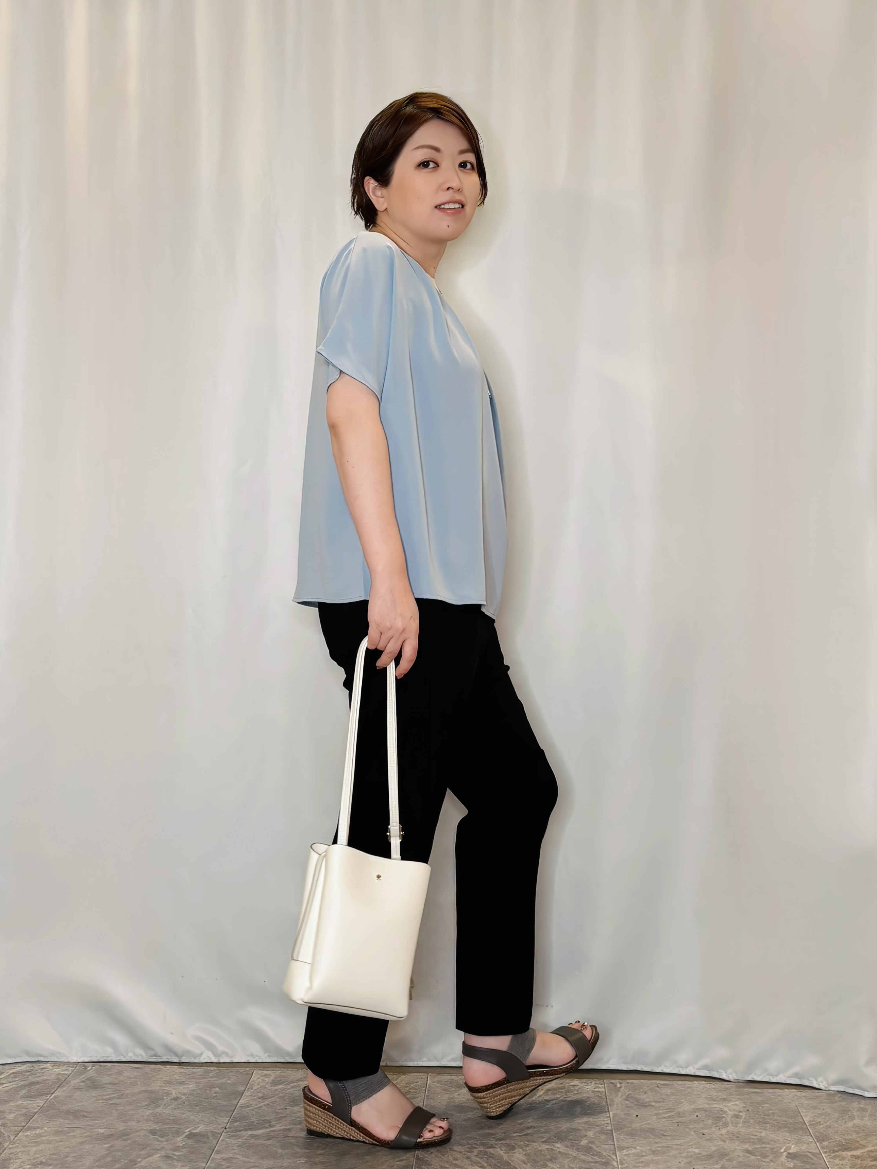 たみさんの「SHOO･LA･RUE｜【UV/通勤】洗濯後しわになりにくい 上品配色ブラウス」を使ったコーディネート