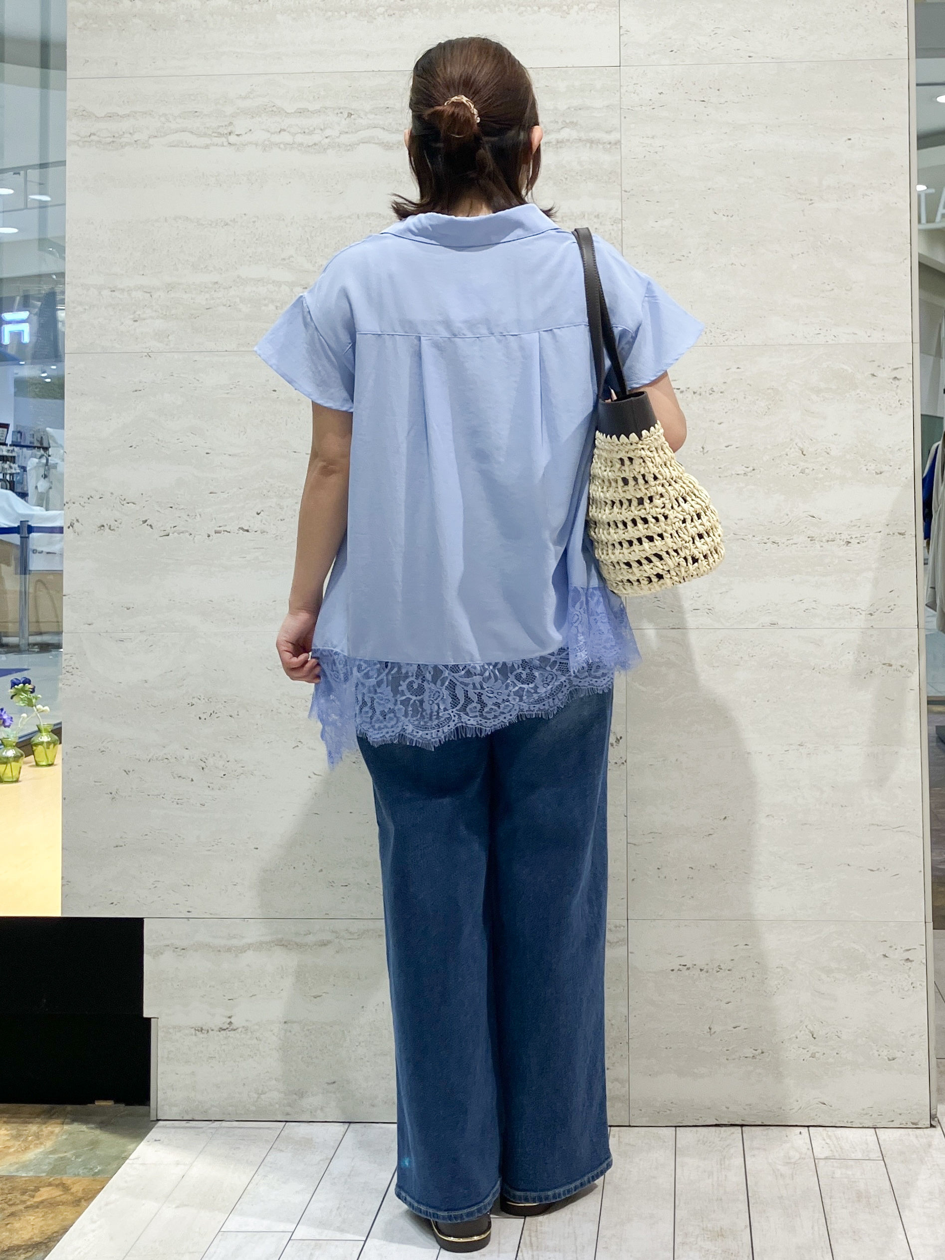 FUKAさんの「OPAQUE.CLIP｜裾レース スキッパーブラウス【洗濯機OK】」を使ったコーディネート