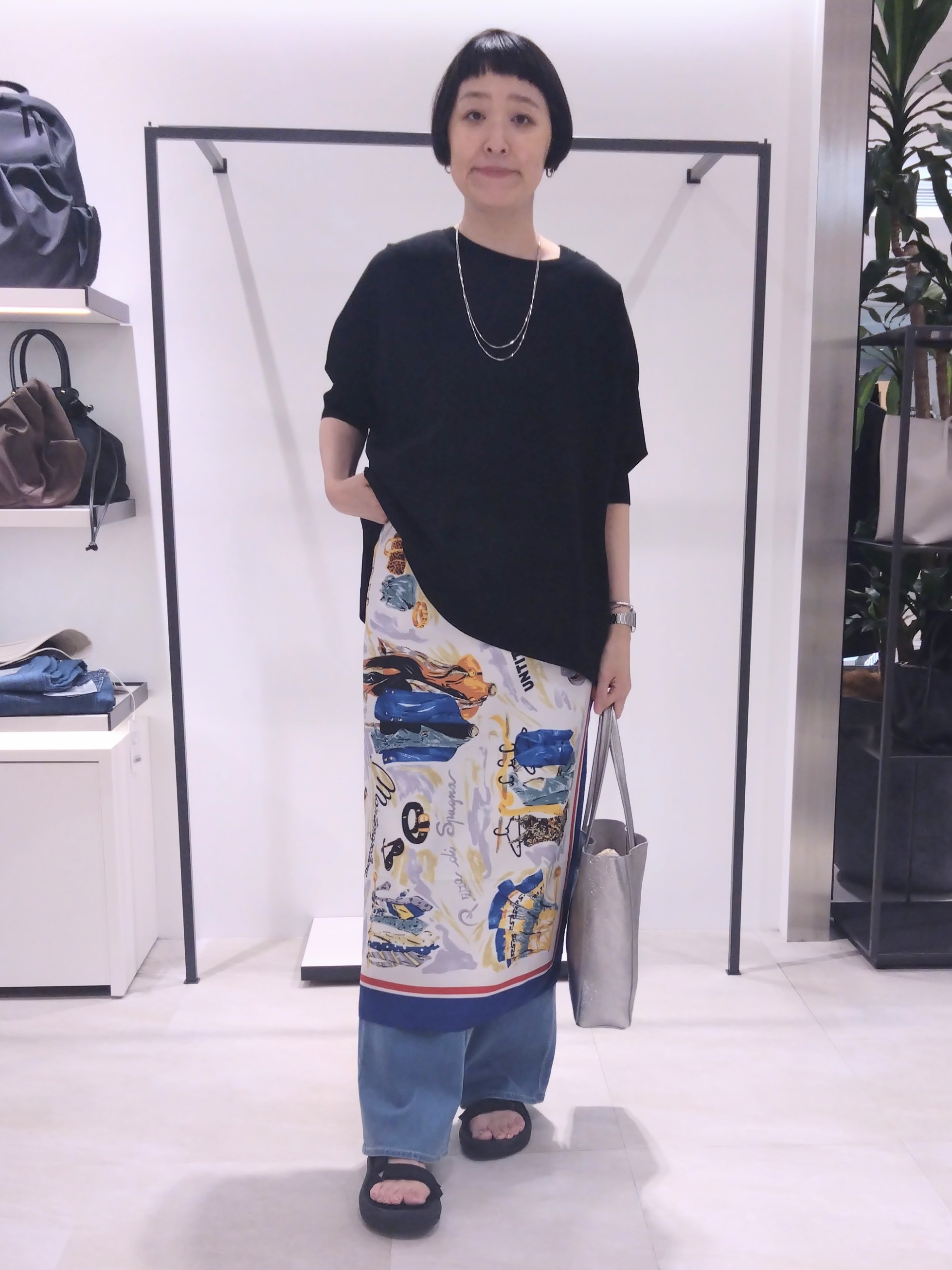 まちこさんの「UNTITLED｜【アンサンブル可/洗える】シアーレーヨンニット」を使ったコーディネート