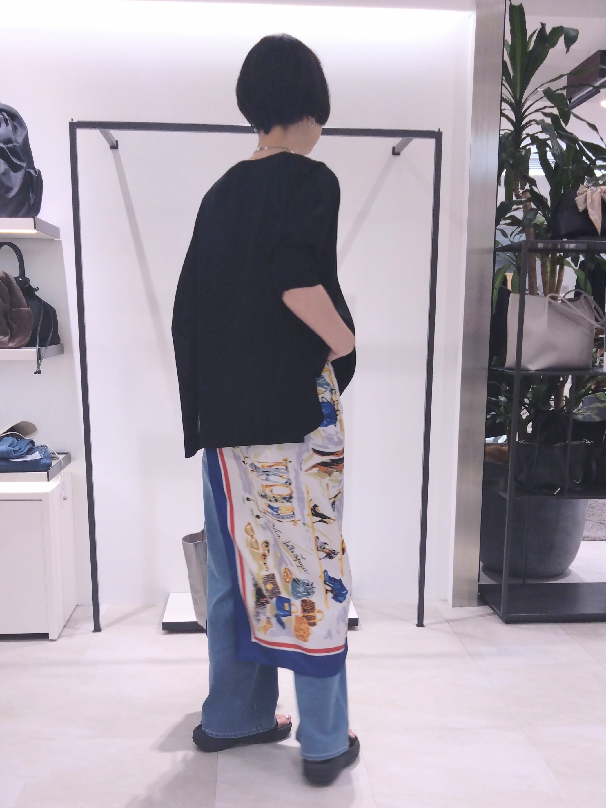 まちこさんの「UNTITLED｜【アンサンブル可/洗える】シアーレーヨンニット」を使ったコーディネート
