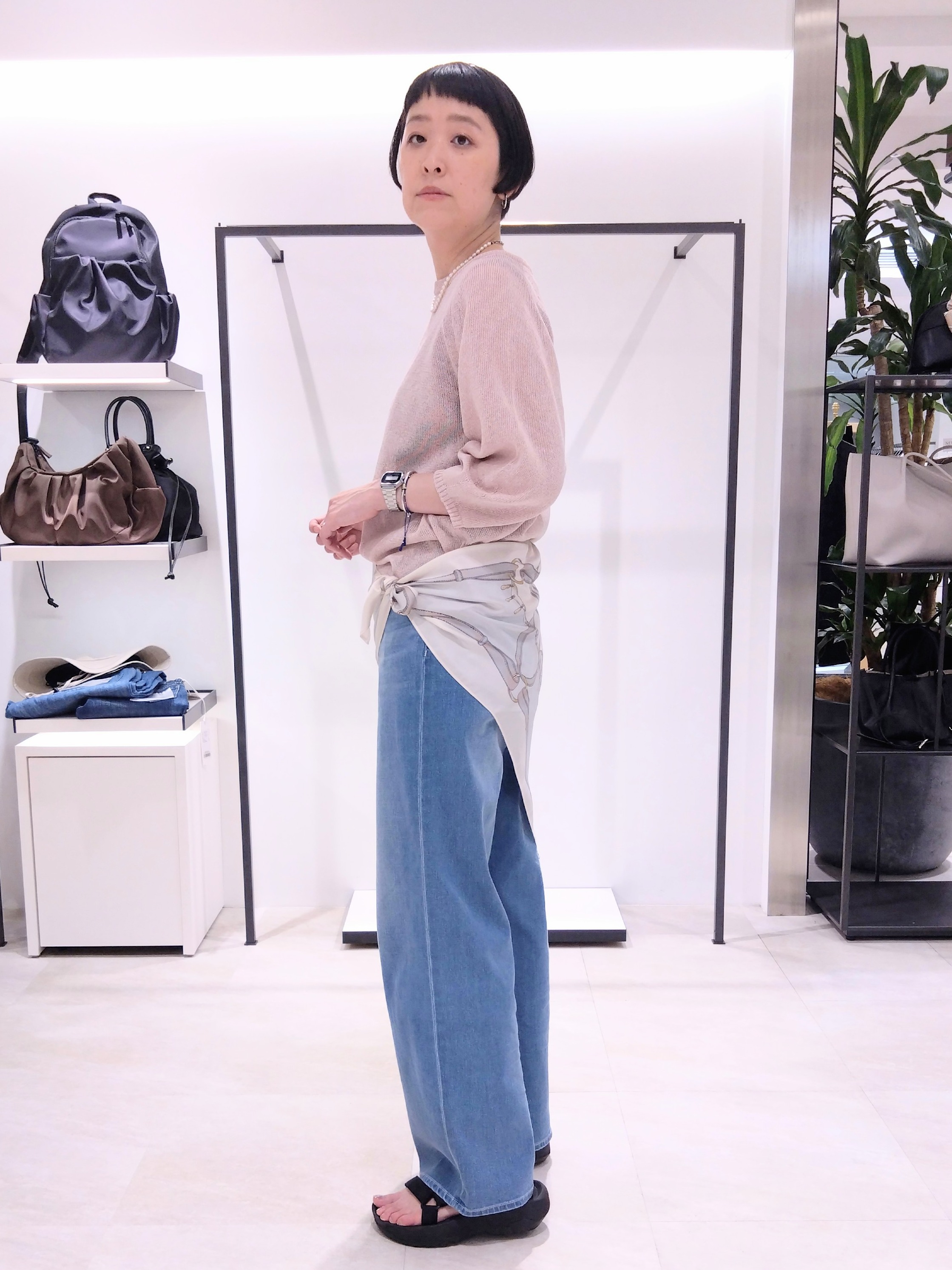 まちこさんの「UNTITLED｜【洗える/ゆったり】クルーネックドライニット」を使ったコーディネート