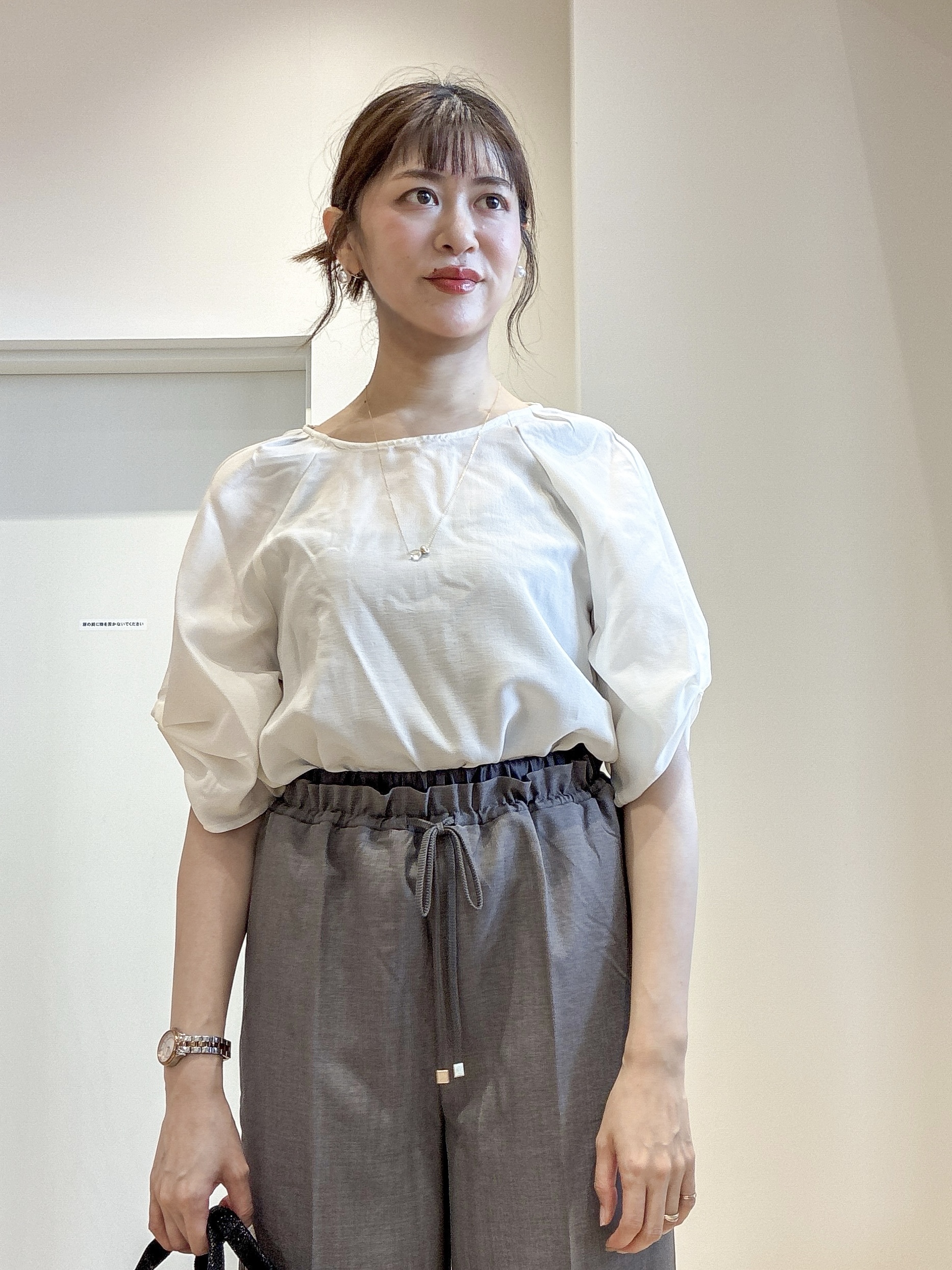 もんちゃんさんの「OPAQUE.CLIP｜【接触冷感／吸水速乾】リネンライク タックスリーブブラウス《セットアップ対応／洗濯機OK》」を使ったコーディネート