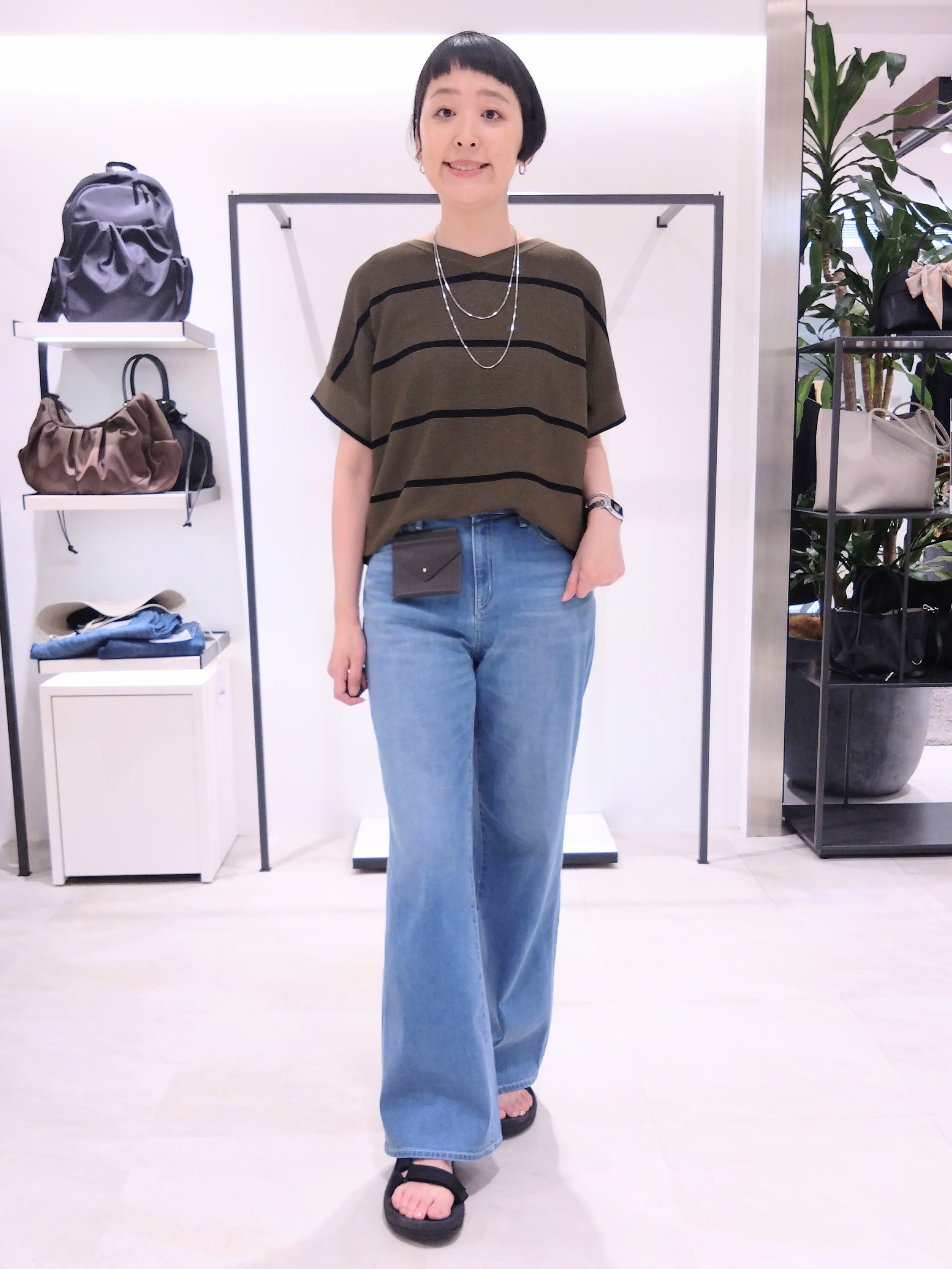 まちこさんの「UNTITLED｜【11色展開/体型カバー】前後2WAYフレンチスリーブニット」を使ったコーディネート