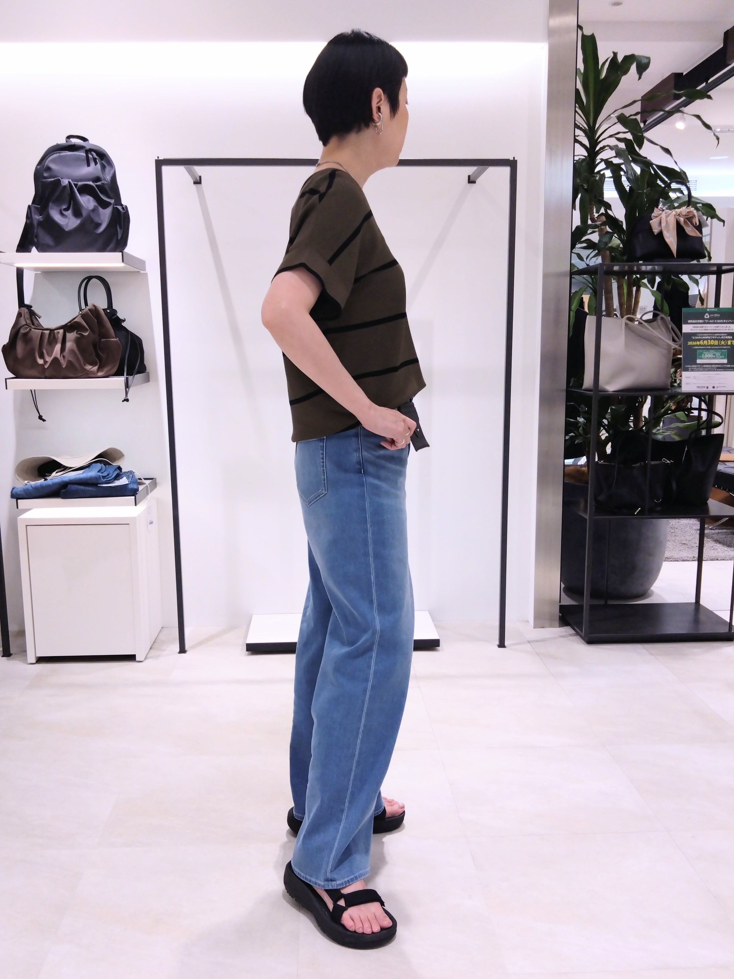 まちこさんの「UNTITLED｜【11色展開/体型カバー】前後2WAYフレンチスリーブニット」を使ったコーディネート