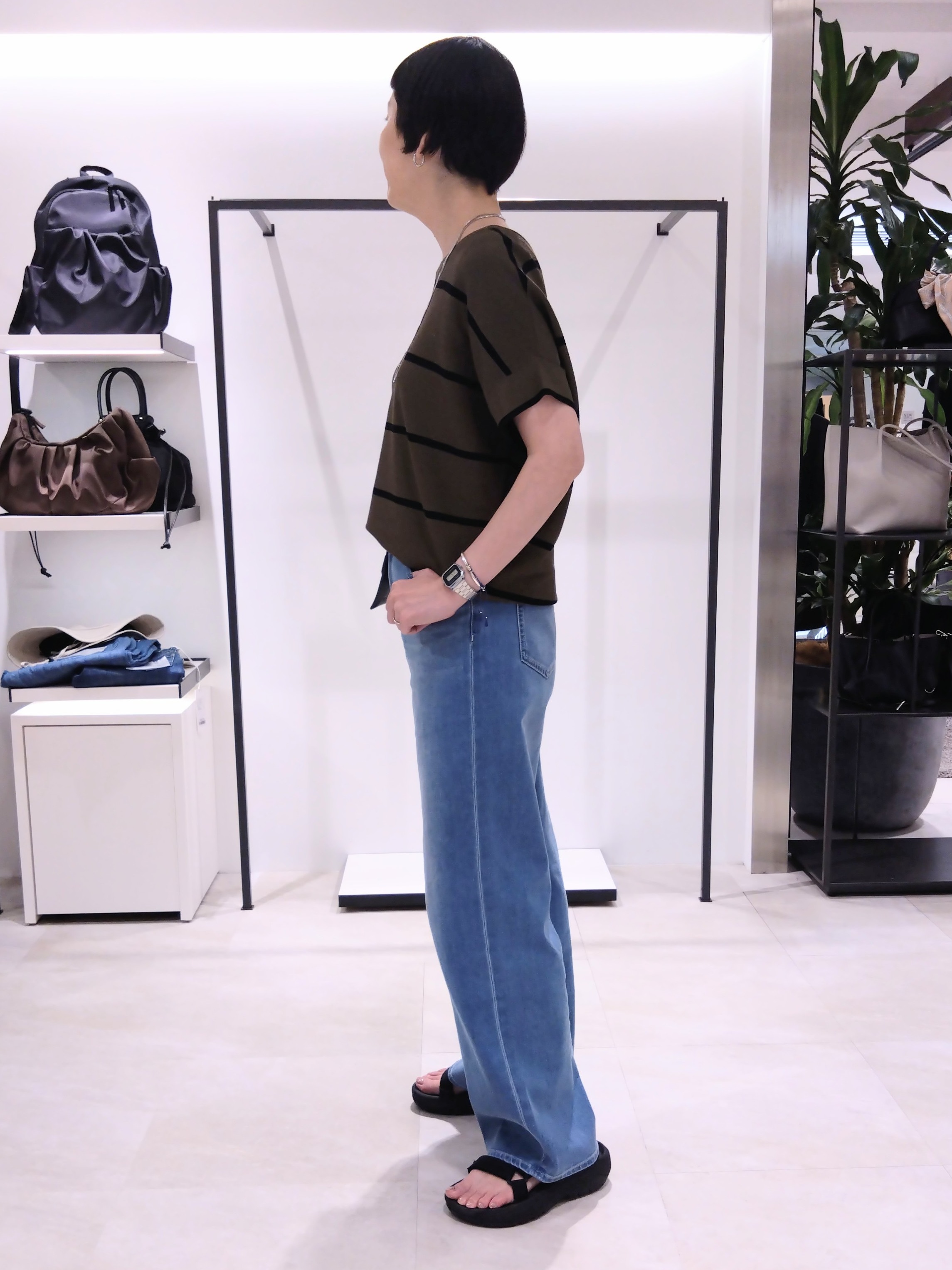 まちこさんの「UNTITLED｜【11色展開/体型カバー】前後2WAYフレンチスリーブニット」を使ったコーディネート