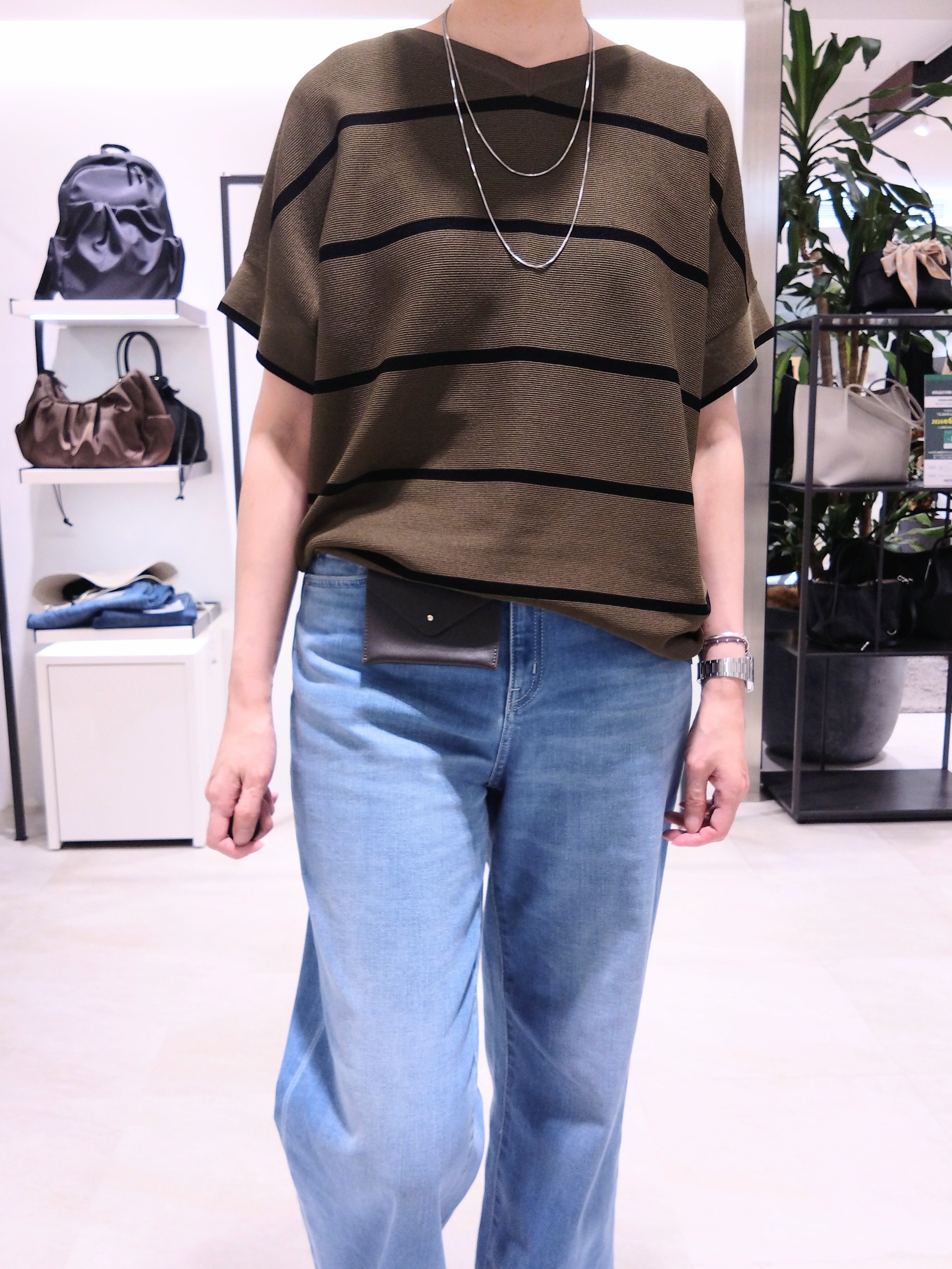 まちこさんの「UNTITLED｜【11色展開/体型カバー】前後2WAYフレンチスリーブニット」を使ったコーディネート