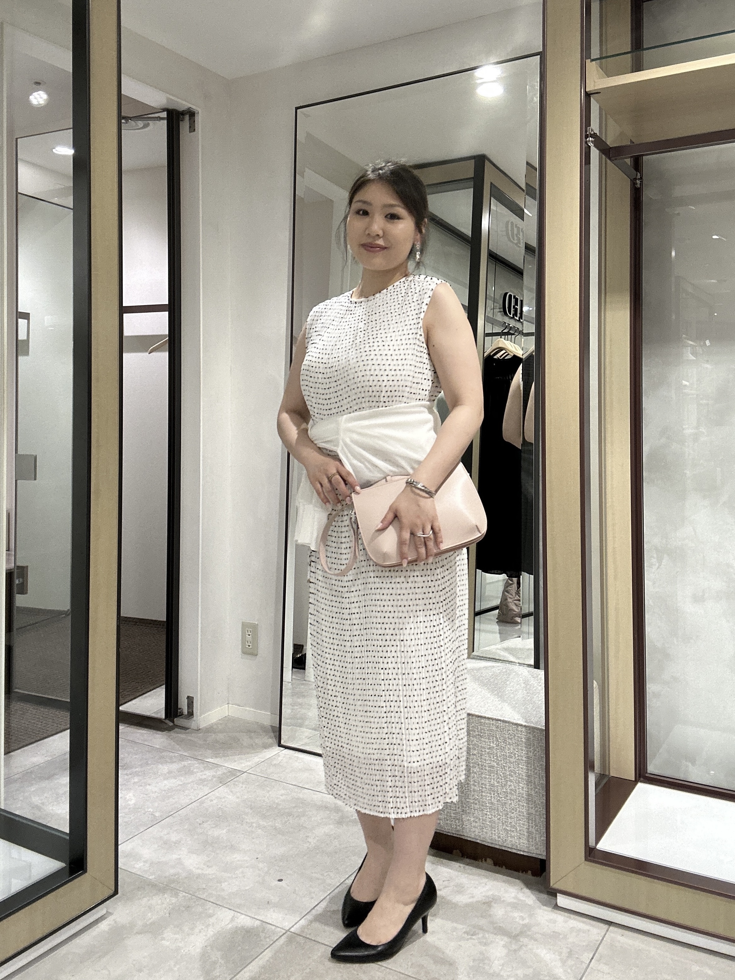 YURIさんの「UNTITLED｜【7色展開/ゆったり/ショート丈】シアートリコットカーディガン」を使ったコーディネート