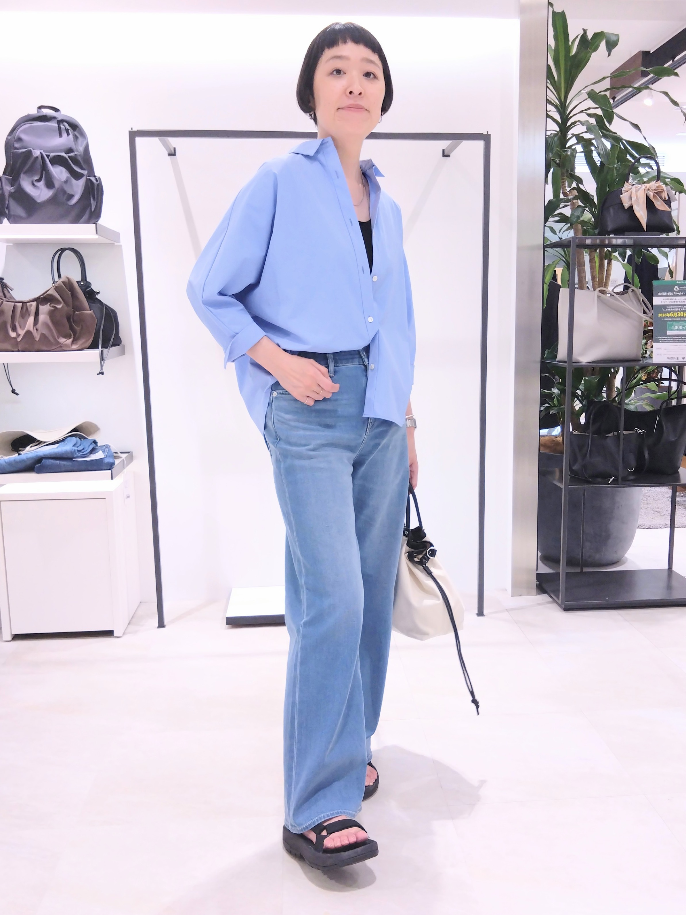 まちこさんの「UNTITLED｜【接触冷感/吸水速乾/UVカット】ドルマンスリーブシャツ」を使ったコーディネート