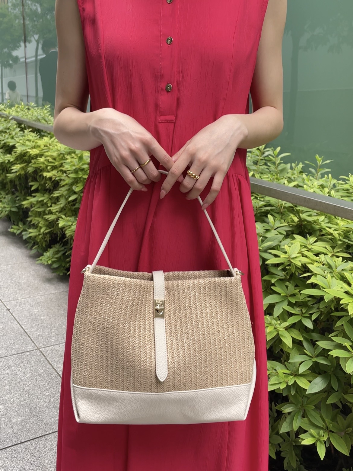 NATSUMIさんの「grove｜【低身長さんも選べる着丈・洗濯機◎】テントラインワンピース」を使ったコーディネート