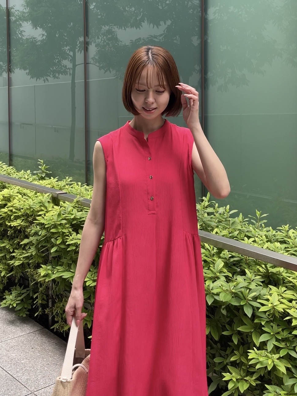 NATSUMIさんの「grove｜【低身長さんも選べる着丈・洗濯機◎】テントラインワンピース」を使ったコーディネート