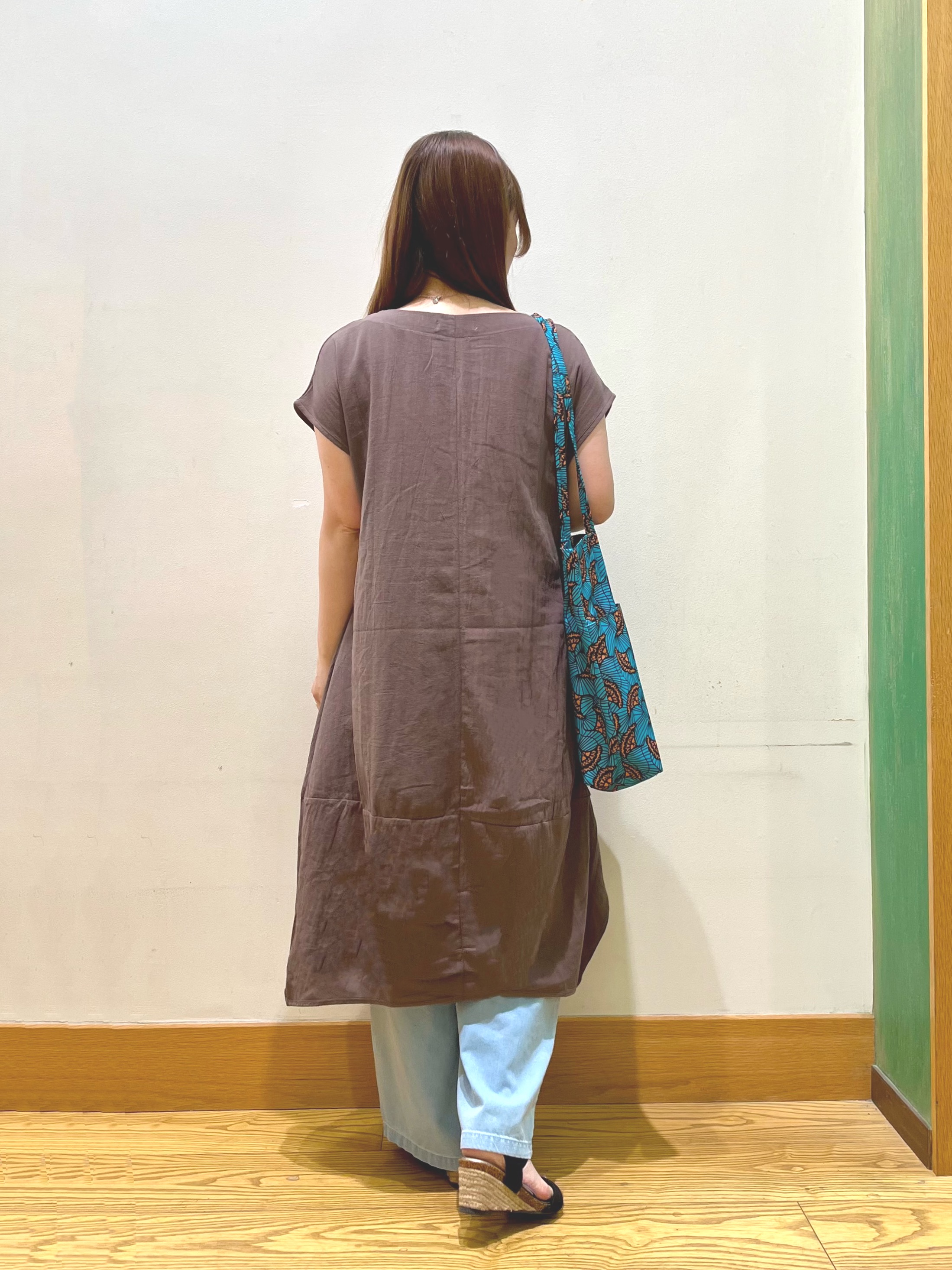 ゆっきーさんの「SHOO･LA･RUE｜【S-LL/洗濯機可/体型カバー】綿100％ ふんわりラインが女性らしい コクーンワンピース」を使ったコーディネート