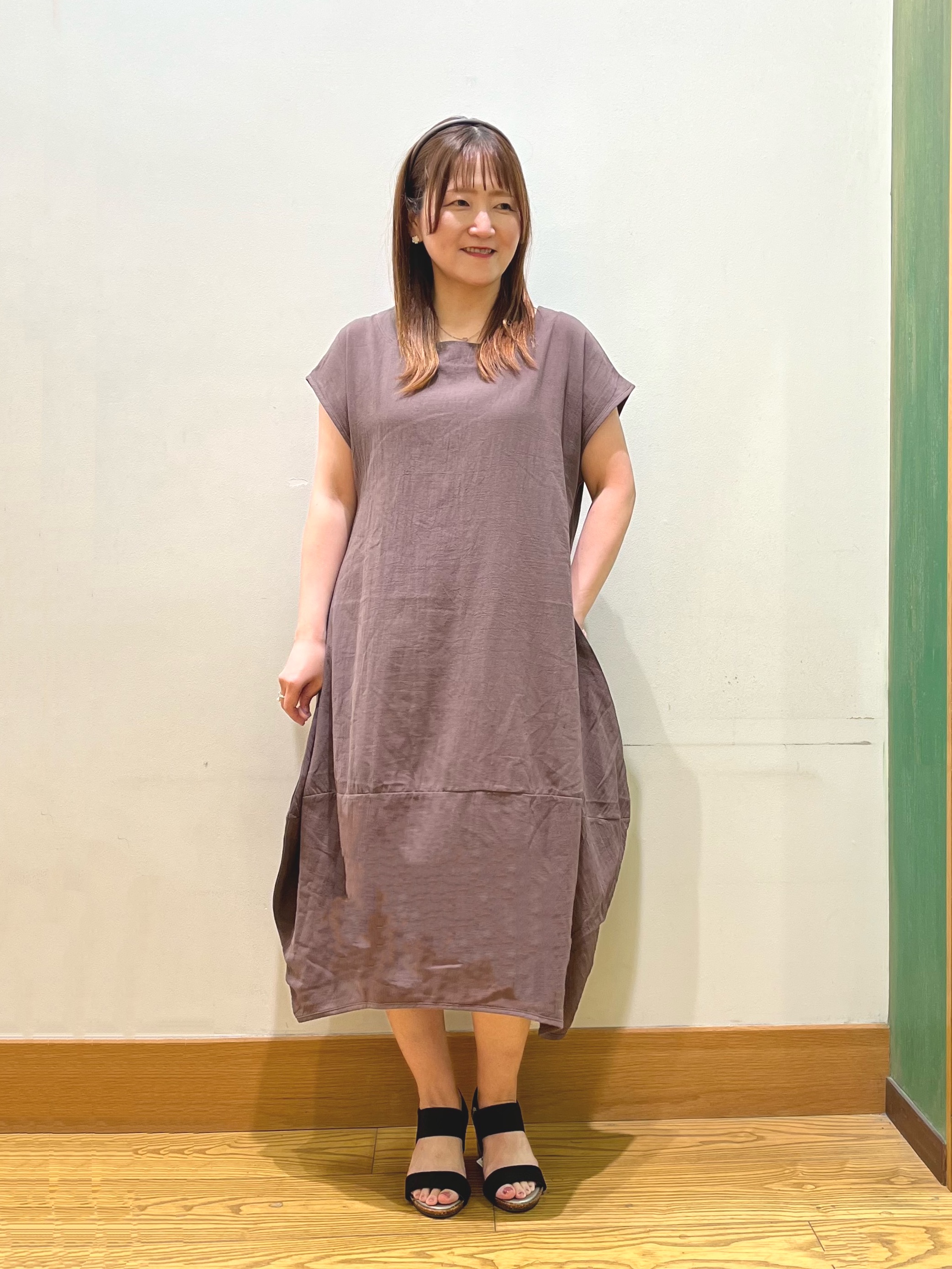 ゆっきーさんの「SHOO･LA･RUE｜【S-LL/洗濯機可/体型カバー】綿100％ ふんわりラインが女性らしい コクーンワンピース」を使ったコーディネート